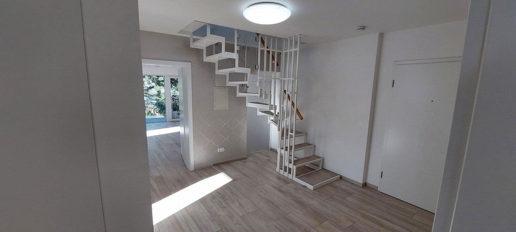 Pronájem bytu 2+1 117 m², Ratingen, Severní Porýní-Vestfálsko Pronájem bytu 2+1 117 m², Ratingen, Severní Porýní-Vestfálsko