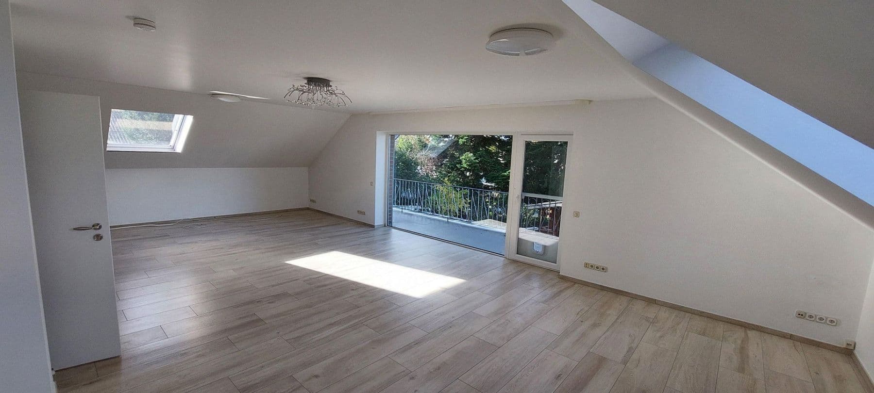 Pronájem bytu 2+1 117 m², Ratingen, Severní Porýní-Vestfálsko Pronájem bytu 2+1 117 m², Ratingen, Severní Porýní-Vestfálsko