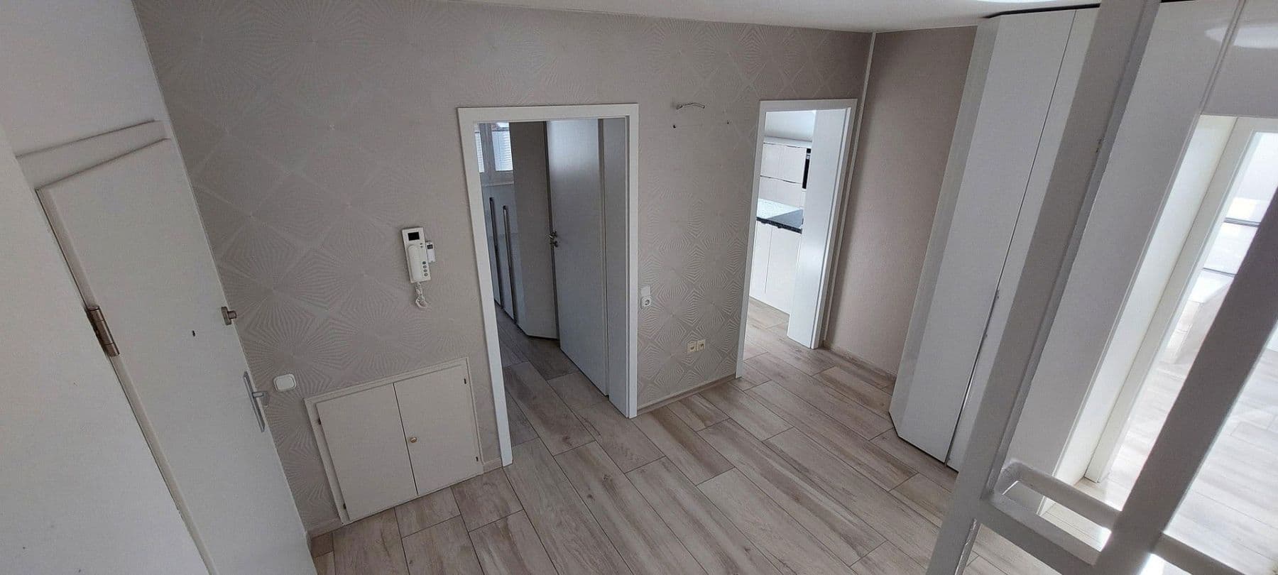 Pronájem bytu 2+1 117 m², Ratingen, Severní Porýní-Vestfálsko Pronájem bytu 2+1 117 m², Ratingen, Severní Porýní-Vestfálsko