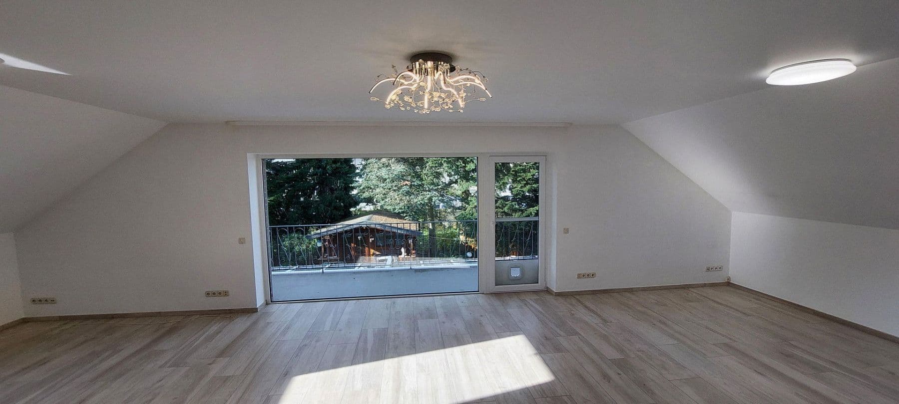 Pronájem bytu 2+1 117 m², Ratingen, Severní Porýní-Vestfálsko Pronájem bytu 2+1 117 m², Ratingen, Severní Porýní-Vestfálsko