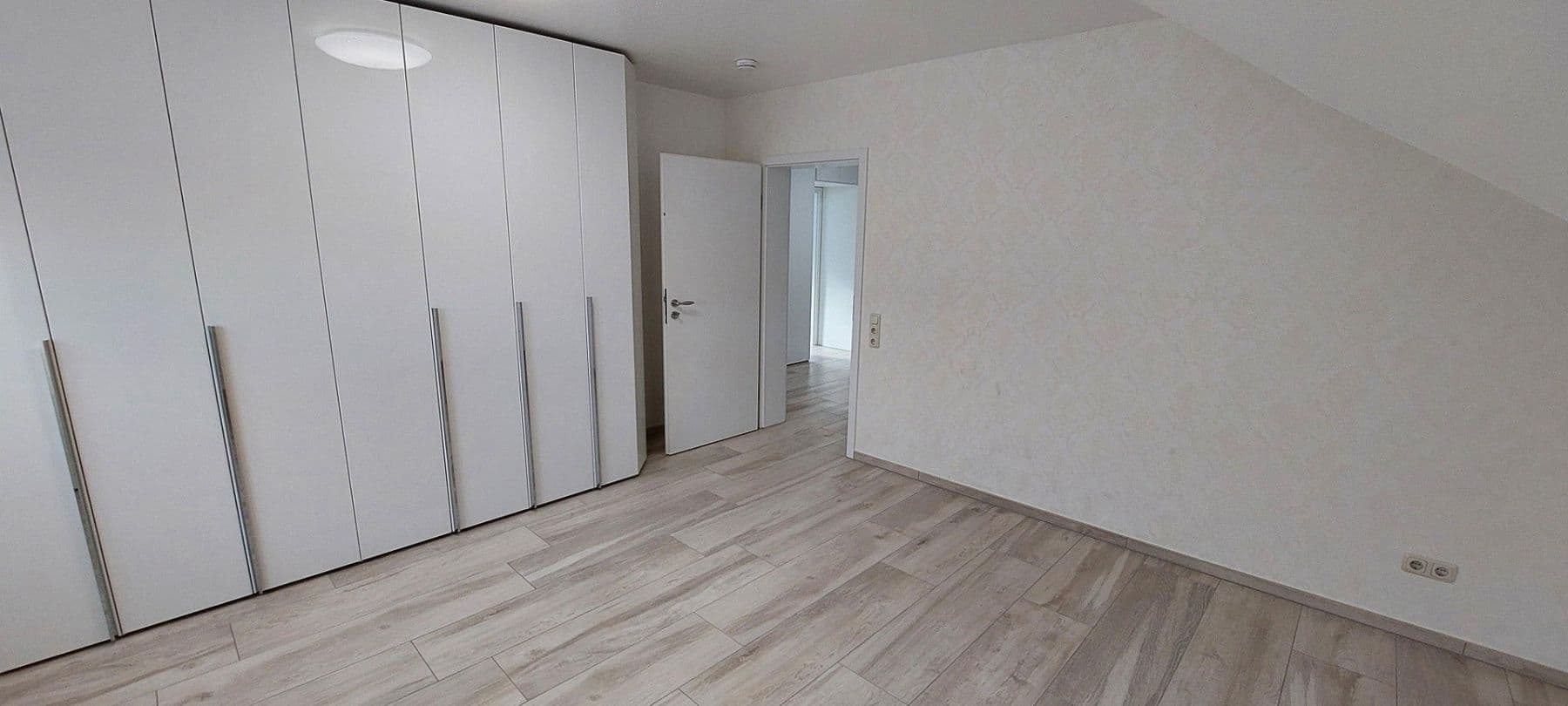 Pronájem bytu 2+1 117 m², Ratingen, Severní Porýní-Vestfálsko Pronájem bytu 2+1 117 m², Ratingen, Severní Porýní-Vestfálsko