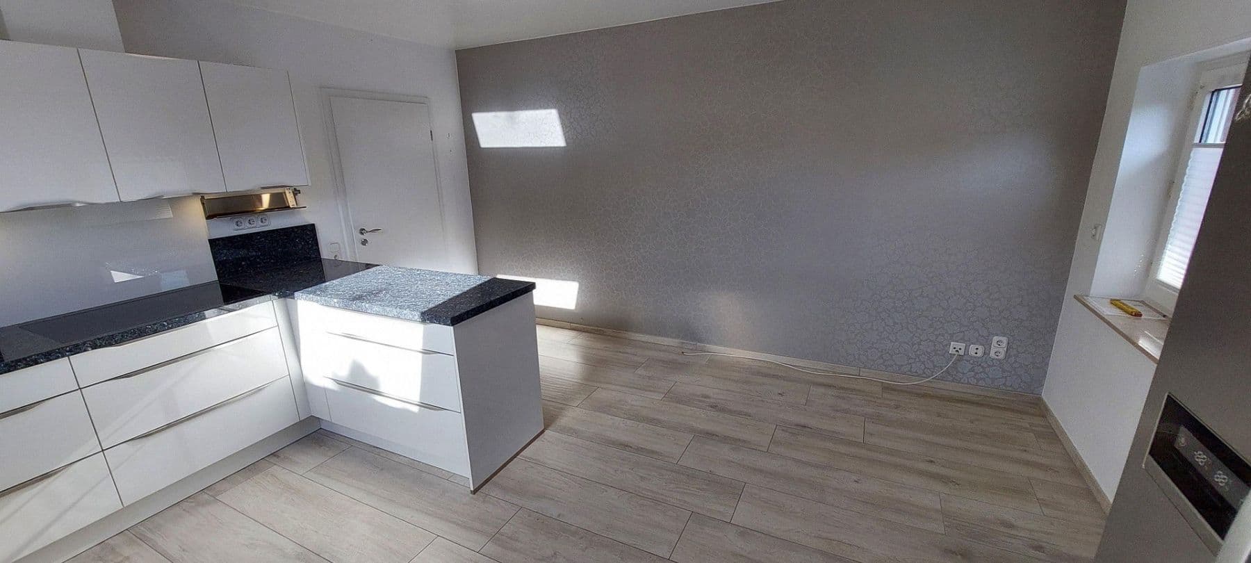 Pronájem bytu 2+1 117 m², Ratingen, Severní Porýní-Vestfálsko Pronájem bytu 2+1 117 m², Ratingen, Severní Porýní-Vestfálsko