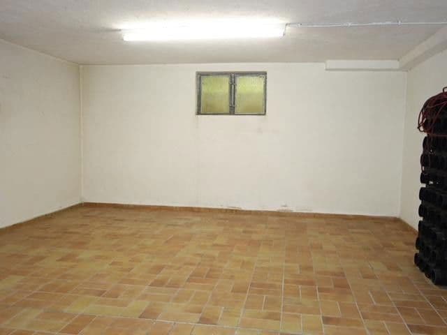 Pronájem bytu 3+1 95 m², Hansenweg 75, Frankfurt, Hessen Pronájem bytu 3+1 95 m², Hansenweg 75, Frankfurt, Hessen