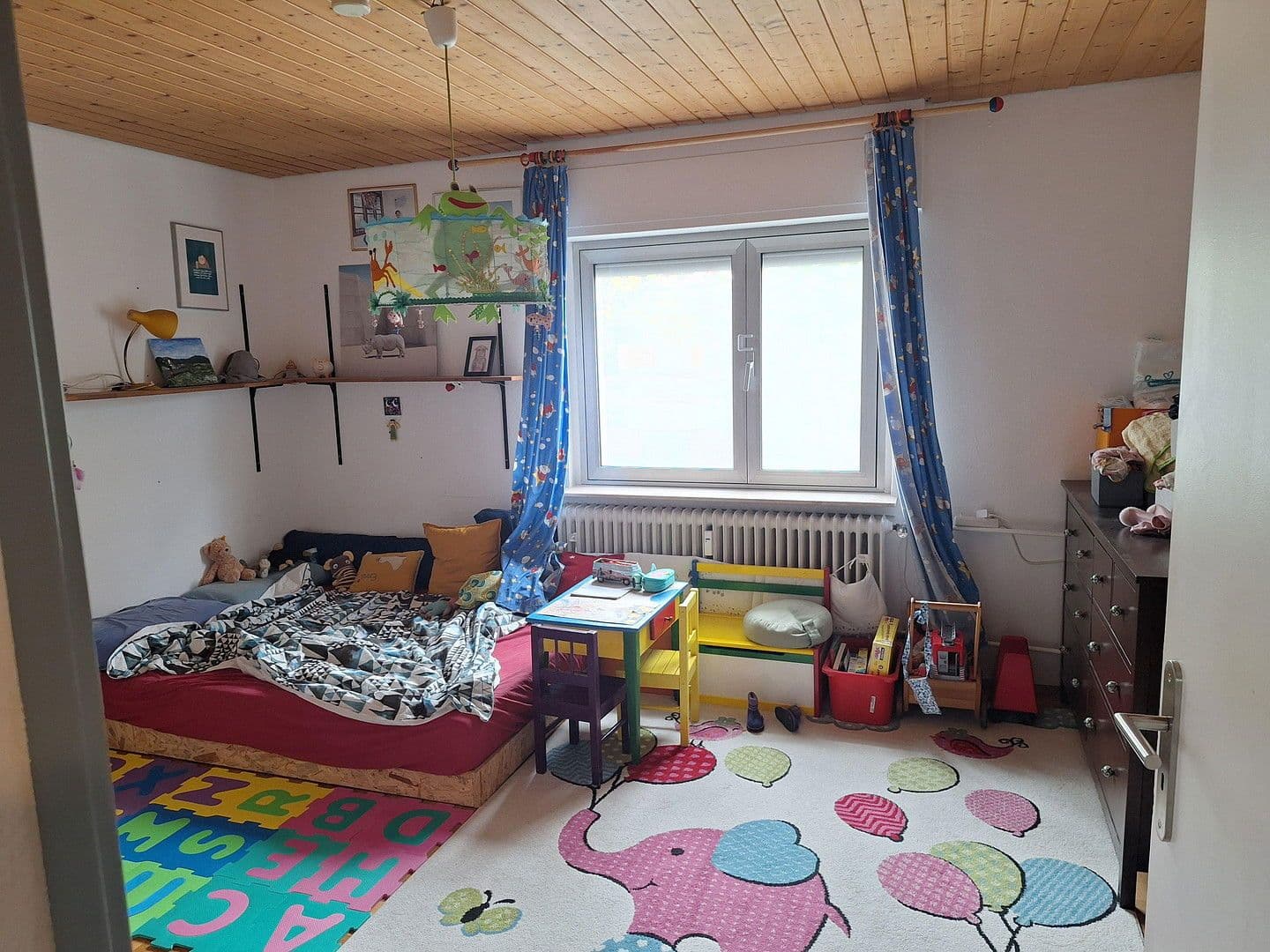 Pronájem bytu 3+1 95 m², Hansenweg 75, Frankfurt, Hessen Pronájem bytu 3+1 95 m², Hansenweg 75, Frankfurt, Hessen