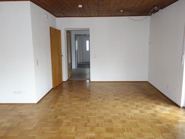 Pronájem bytu 3+1 95 m², Hansenweg 75, Frankfurt, Hessen Pronájem bytu 3+1 95 m², Hansenweg 75, Frankfurt, Hessen
