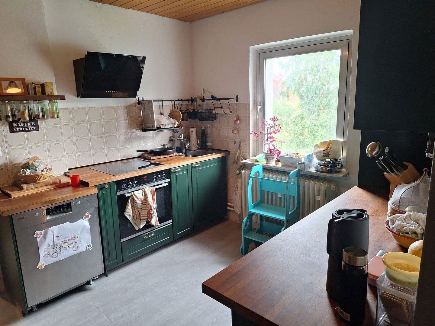 Pronájem bytu 3+1 95 m², Hansenweg 75, Frankfurt, Hessen Pronájem bytu 3+1 95 m², Hansenweg 75, Frankfurt, Hessen