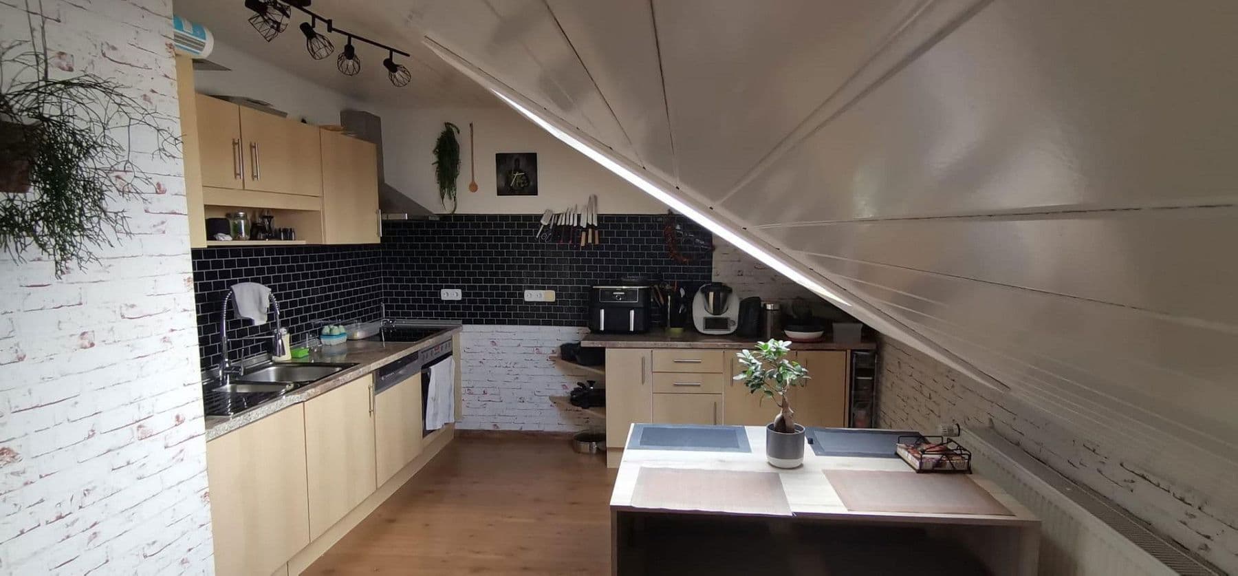 Pronájem bytu 3+kk 80 m², Kirchweg 5, Gemmingen, Bádensko-Württembersko Pronájem bytu 3+kk 80 m², Kirchweg 5, Gemmingen, Bádensko-Württembersko