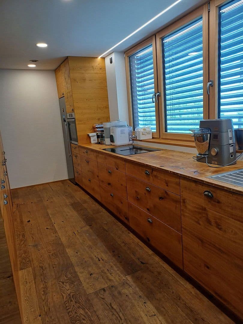 Prodej domu 243 m², pozemek 786 m², Weilheim an der Teck, Bádensko-Württembersko Prodej domu 243 m², pozemek 786 m², Weilheim an der Teck, Bádensko-Württembersko