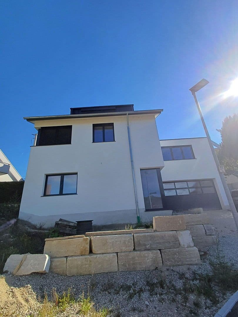 Prodej domu 243 m², pozemek 786 m², Weilheim an der Teck, Bádensko-Württembersko Prodej domu 243 m², pozemek 786 m², Weilheim an der Teck, Bádensko-Württembersko