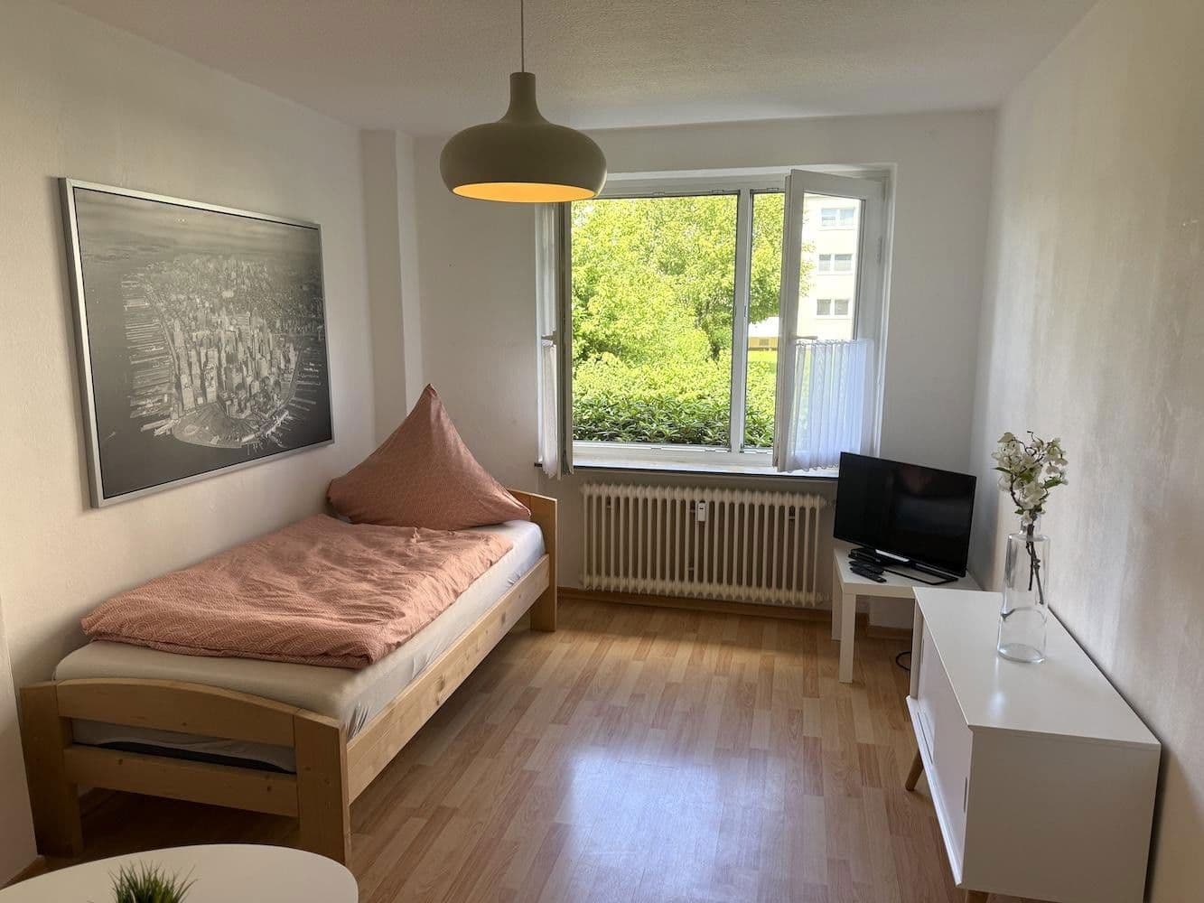 Pronájem bytu 1+1 30 m², Langenhagen, Dolní Sasko Pronájem bytu 1+1 30 m², Langenhagen, Dolní Sasko