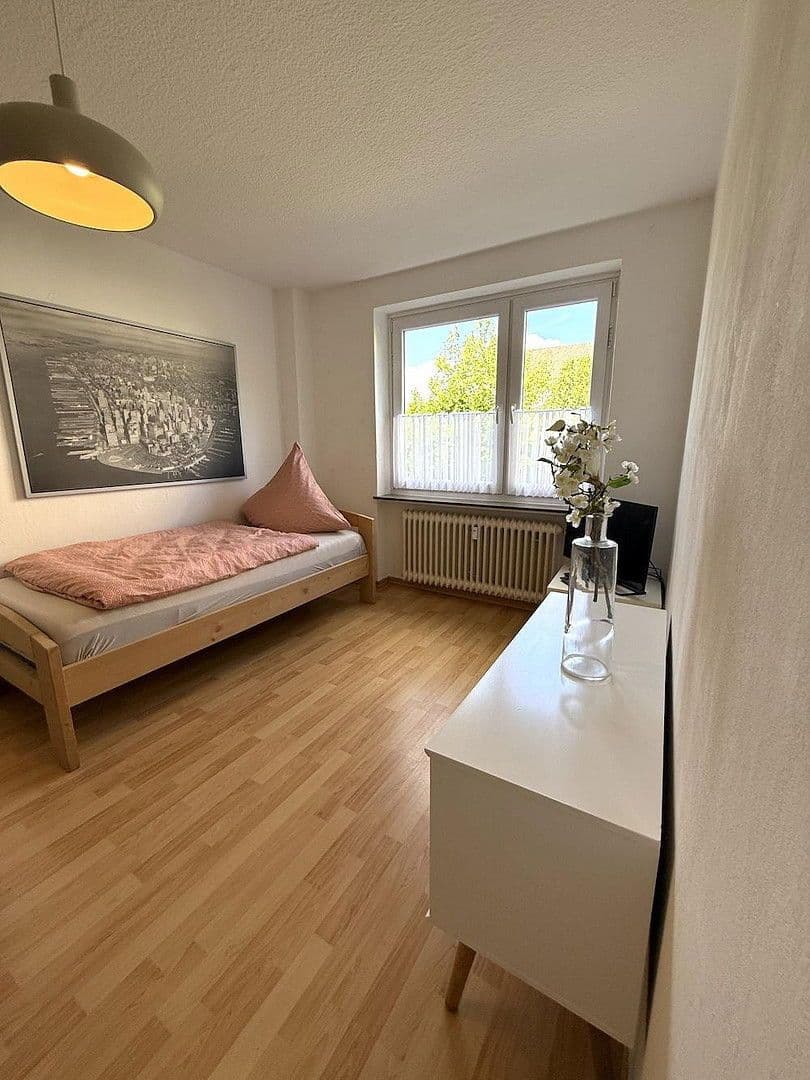 Pronájem bytu 1+1 30 m², Langenhagen, Dolní Sasko Pronájem bytu 1+1 30 m², Langenhagen, Dolní Sasko
