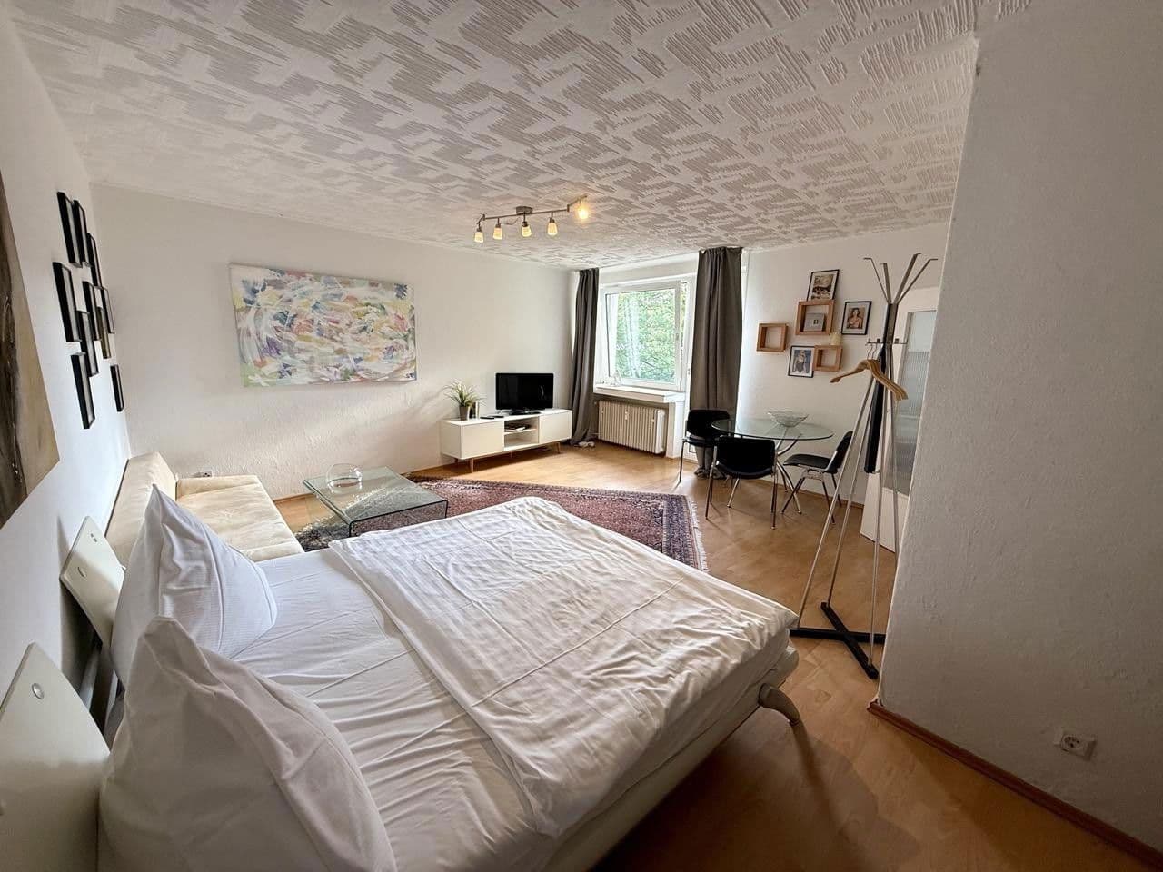 Pronájem bytu 1+1 43 m², Hannover, Dolní Sasko Pronájem bytu 1+1 43 m², Hannover, Dolní Sasko