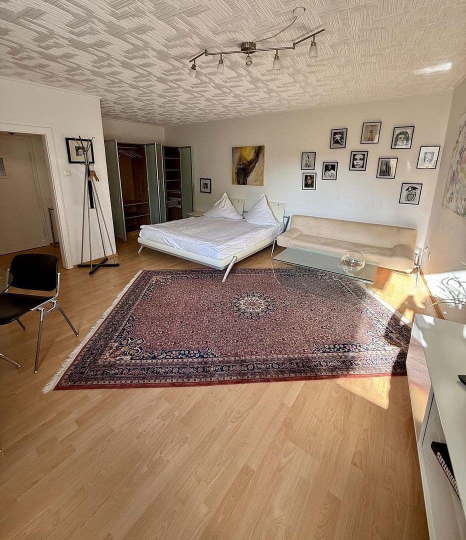 Pronájem bytu 1+1 43 m², Hannover, Dolní Sasko Pronájem bytu 1+1 43 m², Hannover, Dolní Sasko