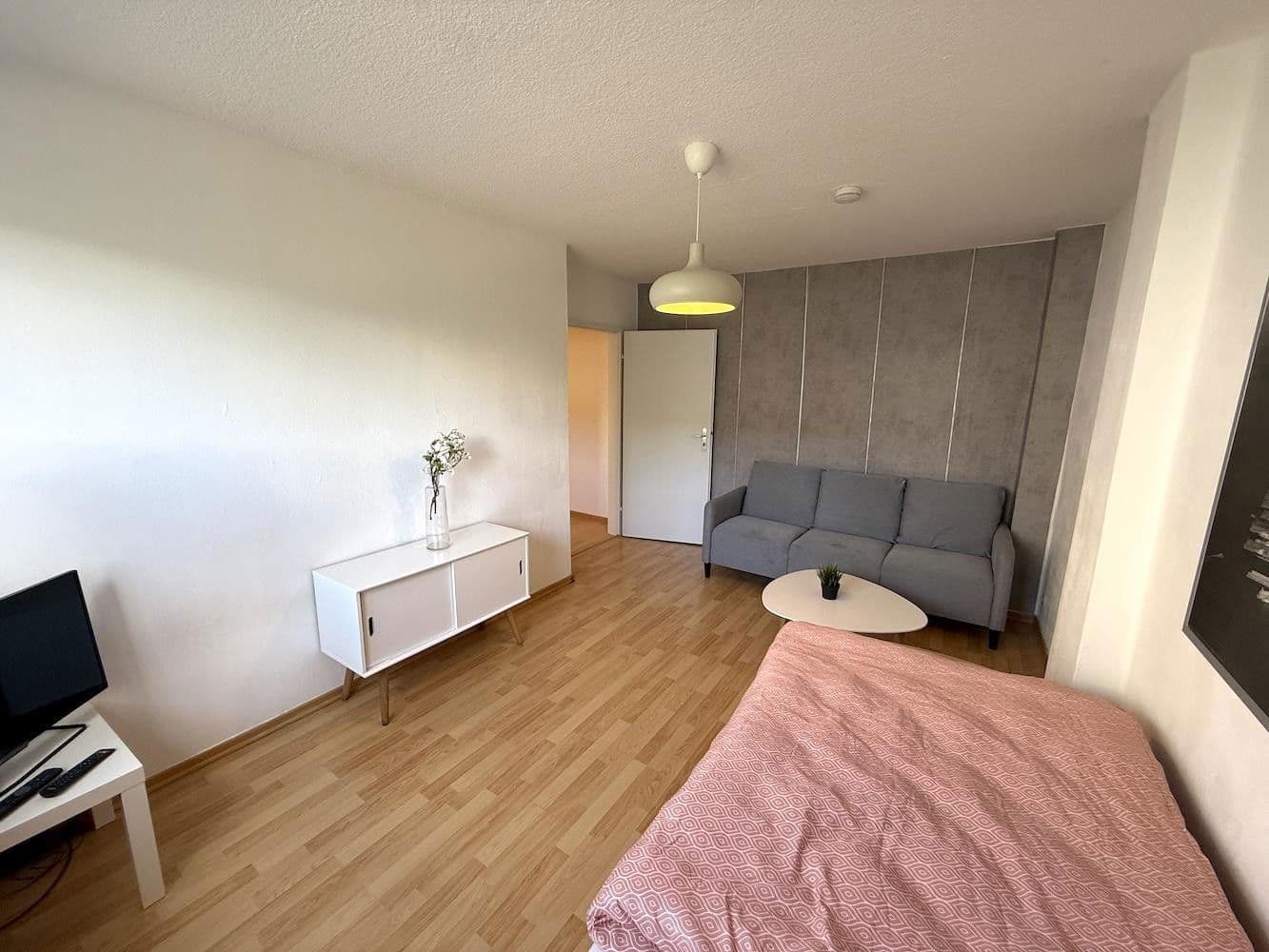 Pronájem bytu 1+1 30 m², Langenhagen, Dolní Sasko Pronájem bytu 1+1 30 m², Langenhagen, Dolní Sasko
