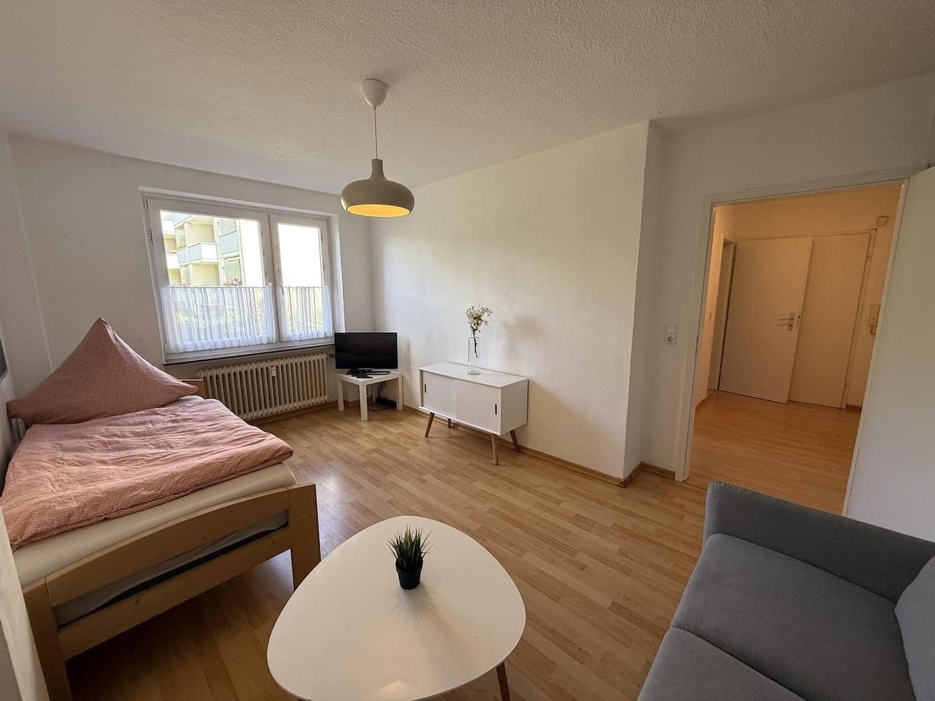 Pronájem bytu 1+1 30 m², Langenhagen, Dolní Sasko Pronájem bytu 1+1 30 m², Langenhagen, Dolní Sasko