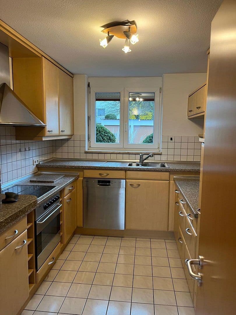 Pronájem bytu 4+1 108 m², Sindelfingen, Bádensko-Württembersko Pronájem bytu 4+1 108 m², Sindelfingen, Bádensko-Württembersko