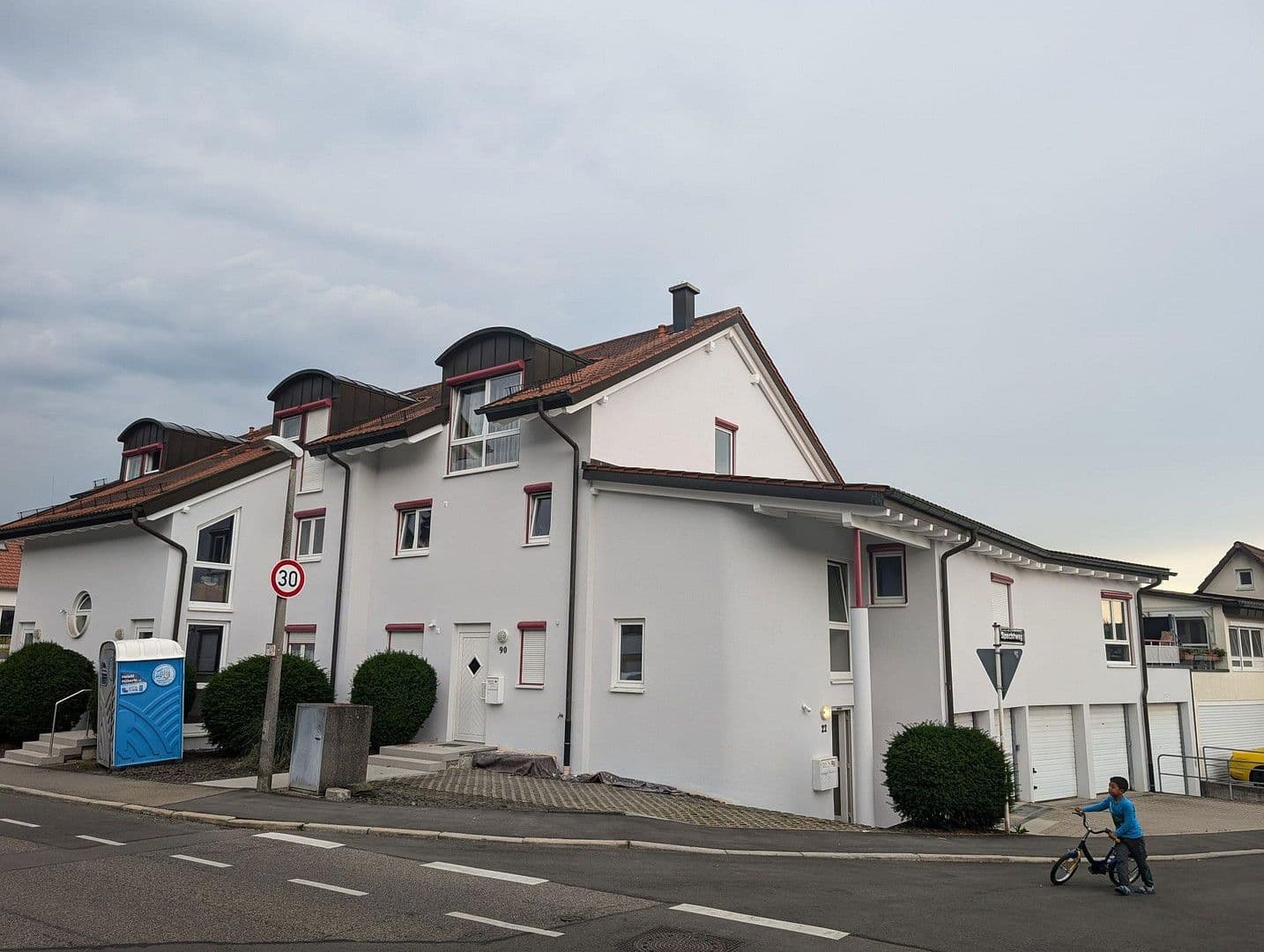 Pronájem bytu 4+1 108 m², Sindelfingen, Bádensko-Württembersko Pronájem bytu 4+1 108 m², Sindelfingen, Bádensko-Württembersko
