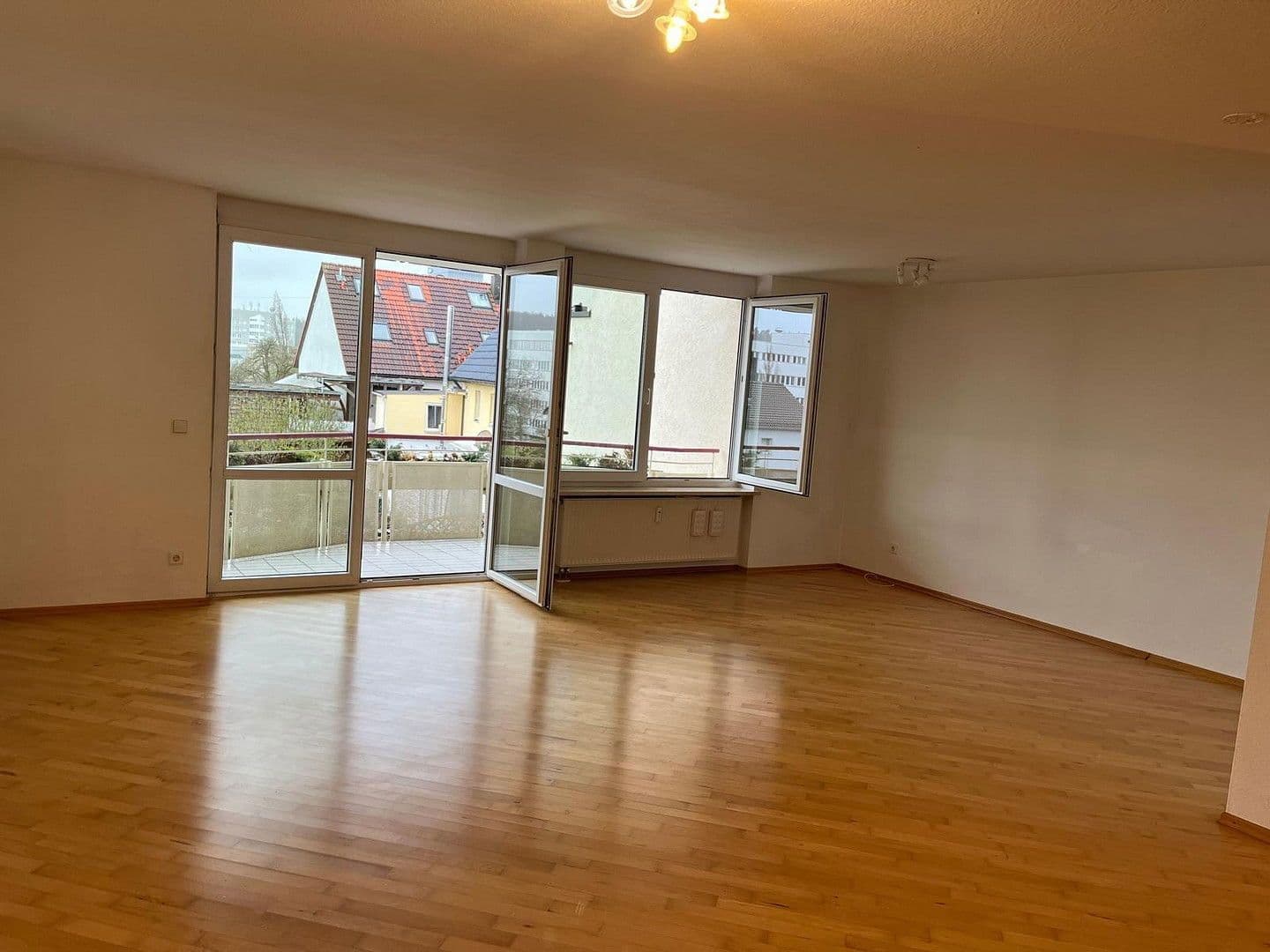 Pronájem bytu 4+1 108 m², Sindelfingen, Bádensko-Württembersko Pronájem bytu 4+1 108 m², Sindelfingen, Bádensko-Württembersko