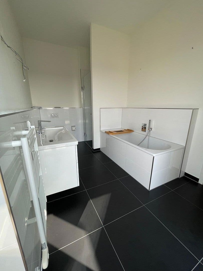 Prodej bytu 5+kk 182 m², Metrostraße 15, Düsseldorf, Severní Porýní-Vestfálsko Prodej bytu 5+kk 182 m², Metrostraße 15, Düsseldorf, Severní Porýní-Vestfálsko