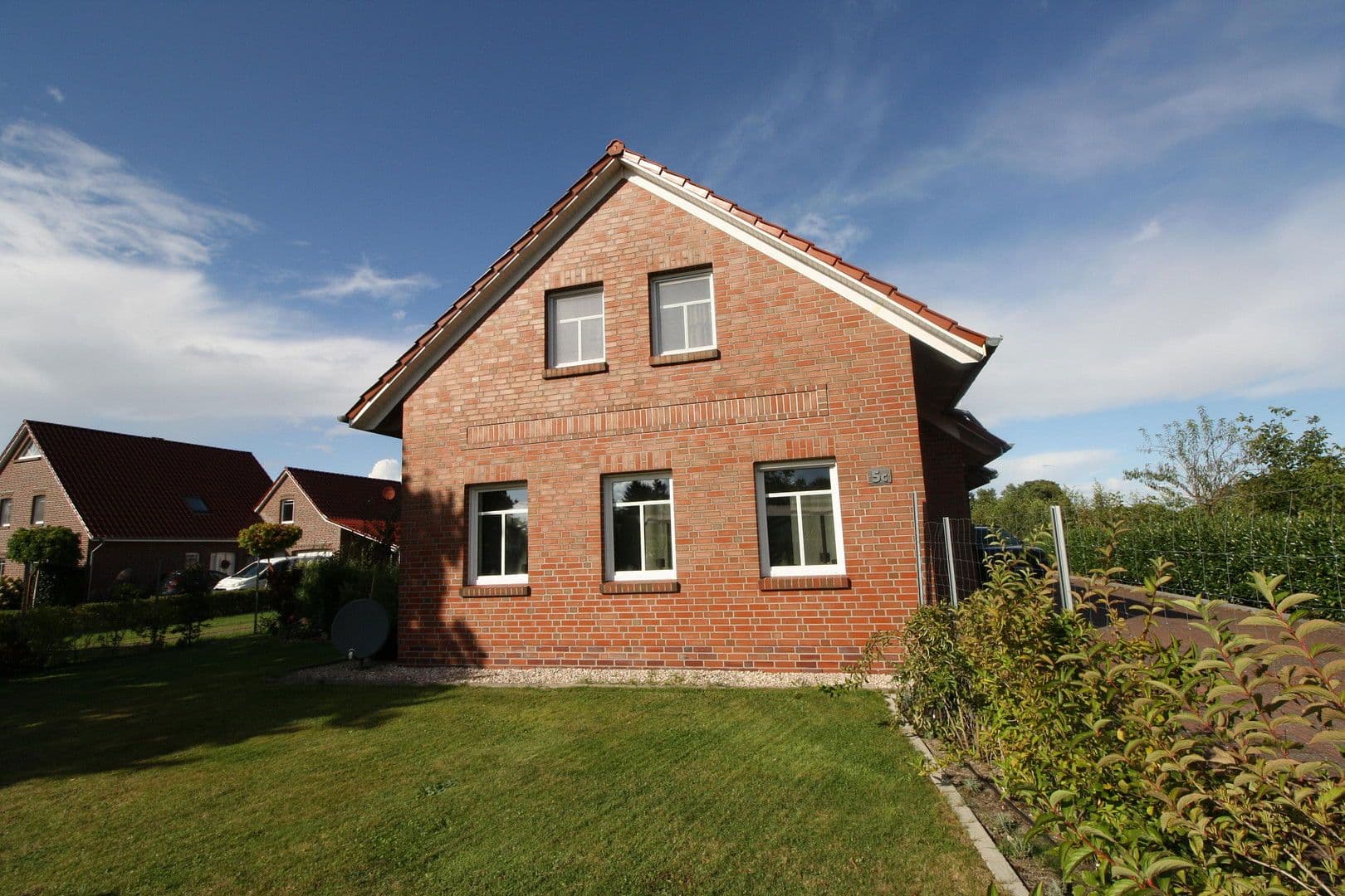 Prodej domu 165 m², pozemek 983 m², Linienweg 5 c, Berumbur, Dolní Sasko Prodej domu 165 m², pozemek 983 m², Linienweg 5 c, Berumbur, Dolní Sasko