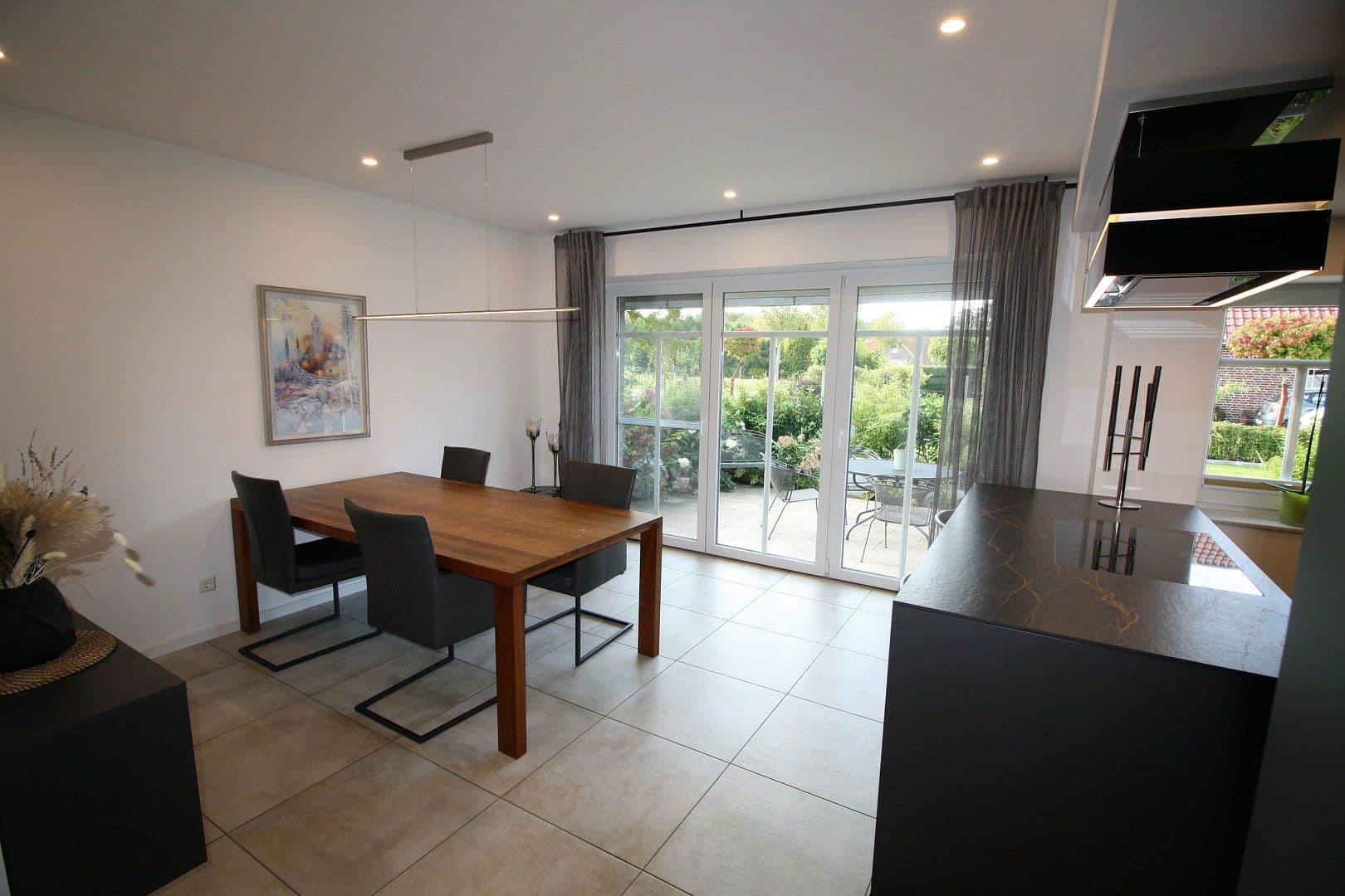 Prodej domu 165 m², pozemek 983 m², Linienweg 5 c, Berumbur, Dolní Sasko Prodej domu 165 m², pozemek 983 m², Linienweg 5 c, Berumbur, Dolní Sasko