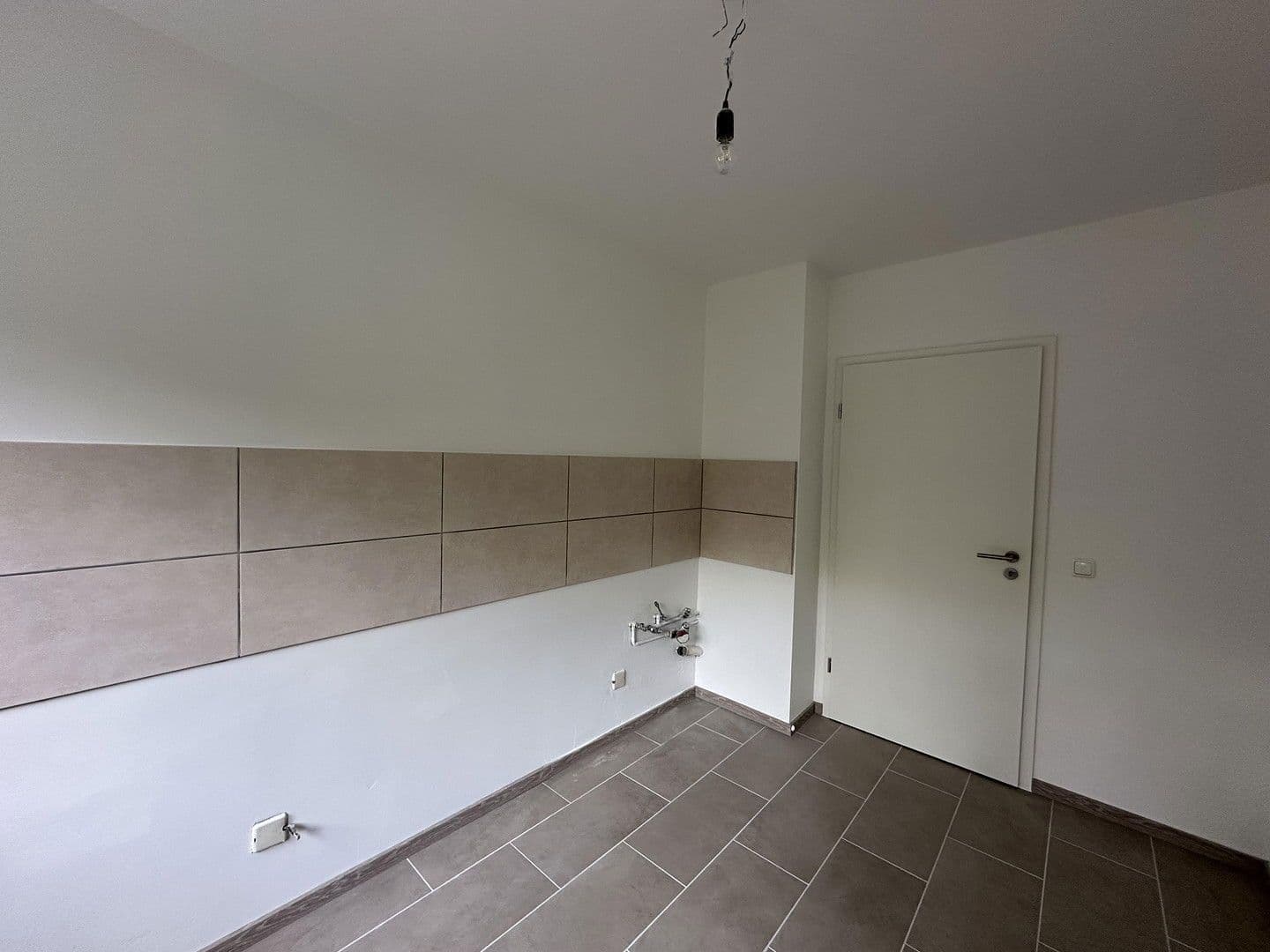 Prodej bytu 2+1 64 m², Adolf-Baeyer-Damm 30, München, Bavorsko Prodej bytu 2+1 64 m², Adolf-Baeyer-Damm 30, München, Bavorsko