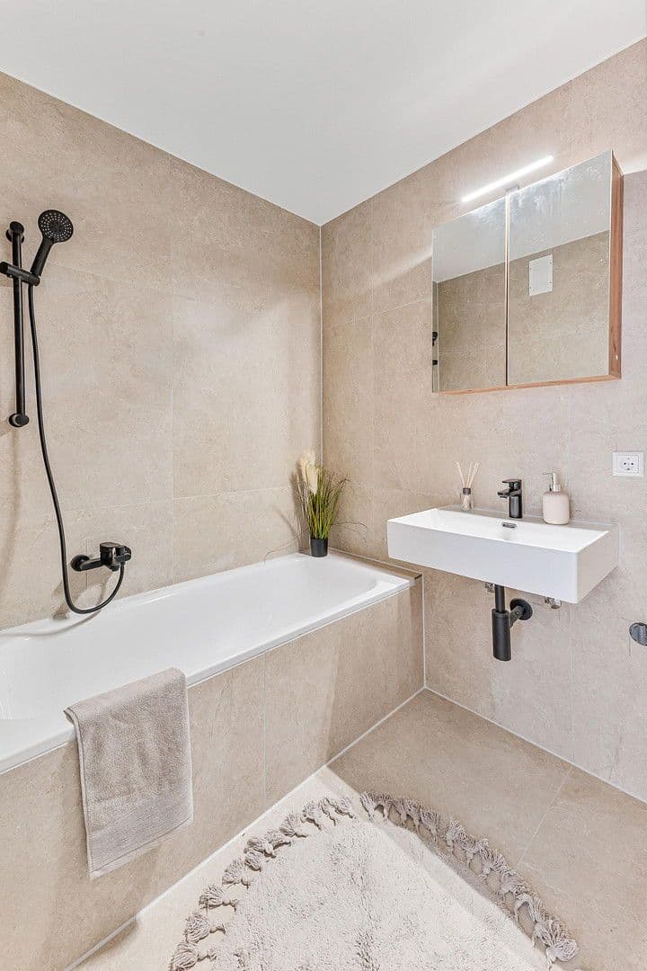 Prodej bytu 3+1 70 m², Leinfelden-Echterdingen, Bádensko-Württembersko Prodej bytu 3+1 70 m², Leinfelden-Echterdingen, Bádensko-Württembersko
