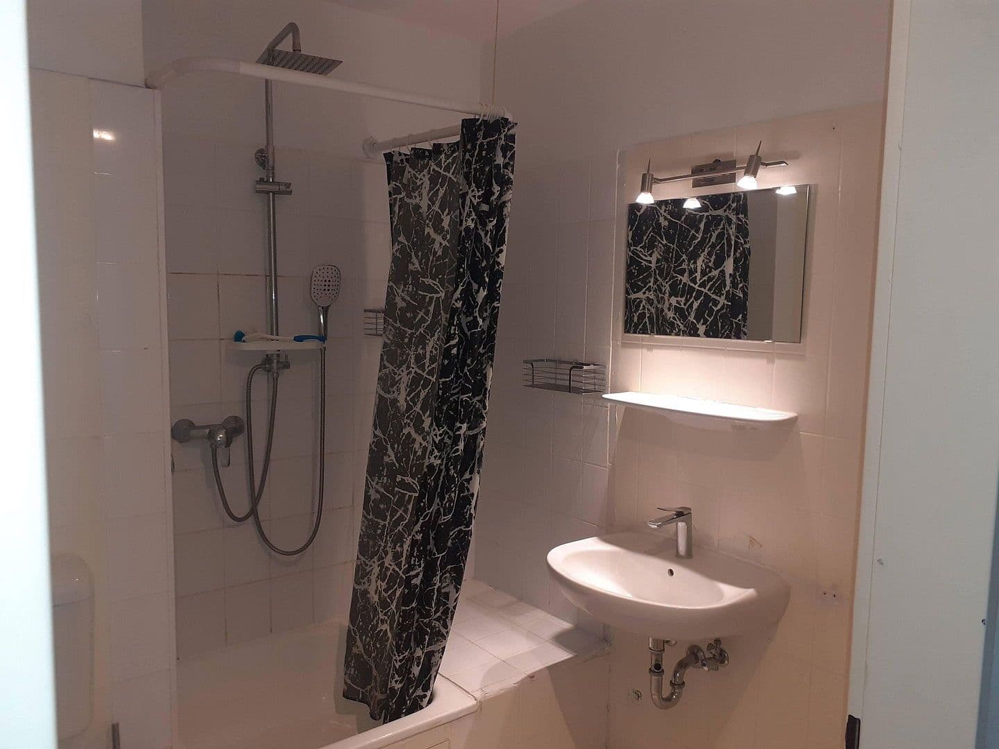 Prodej bytu 2+1 48 m², Geisenheimer Straße 96, Frankfurt, Hessen Prodej bytu 2+1 48 m², Geisenheimer Straße 96, Frankfurt, Hessen