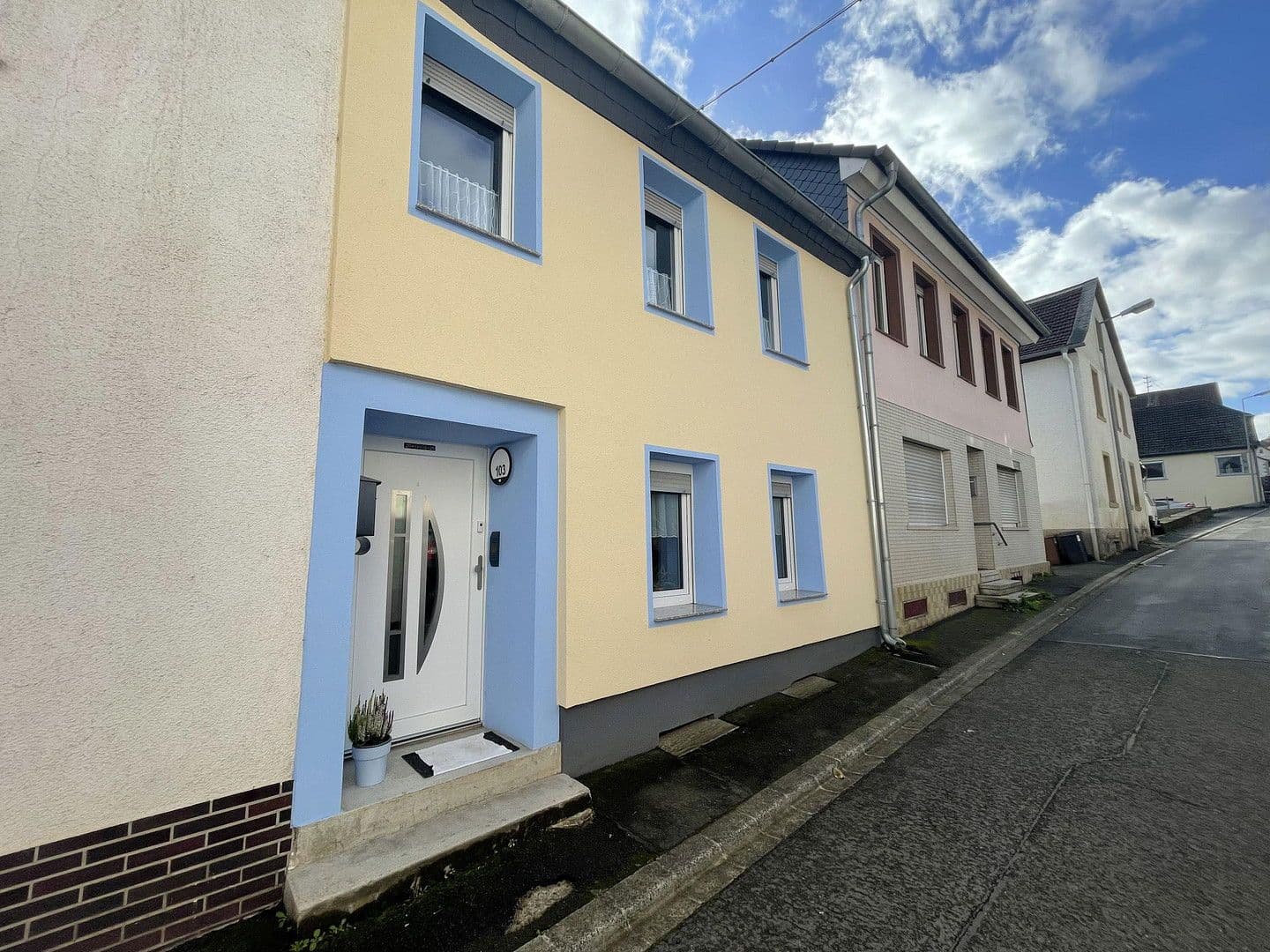 Prodej domu 80 m², pozemek 380 m², Kirner Straße 103, Kirn, Porýní-Falc Prodej domu 80 m², pozemek 380 m², Kirner Straße 103, Kirn, Porýní-Falc