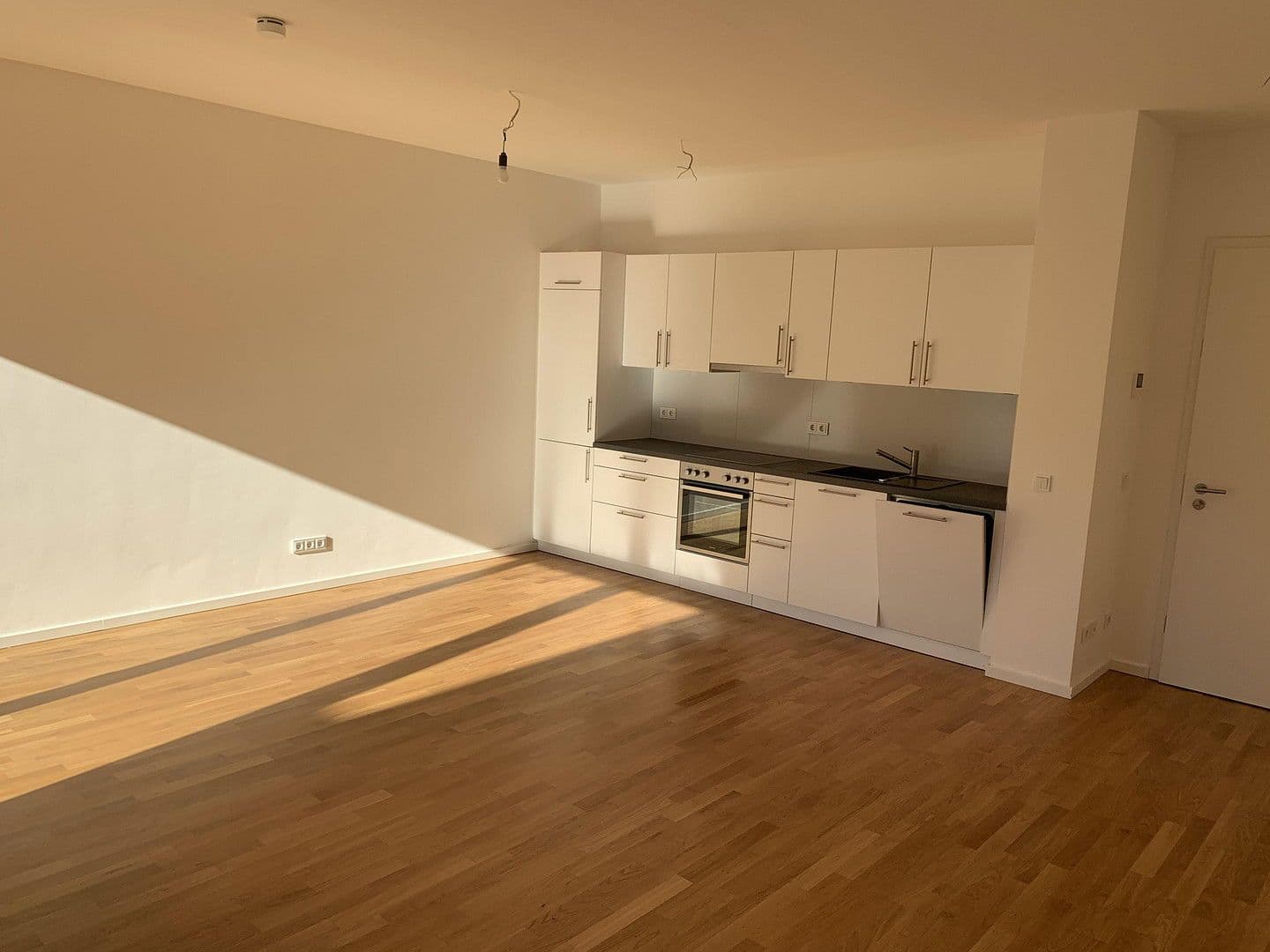 Pronájem bytu 1+1 26 m², Genthinerstr 46, Berlin, Berlín Pronájem bytu 1+1 26 m², Genthinerstr 46, Berlin, Berlín