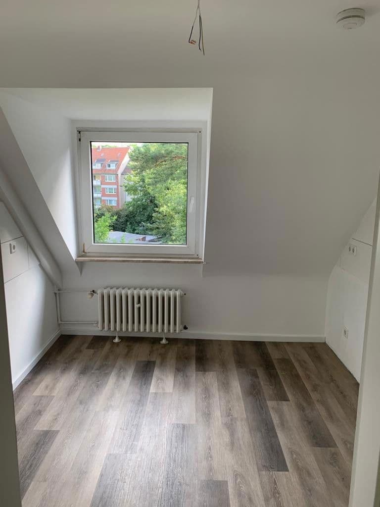 Pronájem bytu 3+1 68 m², Rixdorfer Straße 12, Köln, Severní Porýní-Vestfálsko Pronájem bytu 3+1 68 m², Rixdorfer Straße 12, Köln, Severní Porýní-Vestfálsko