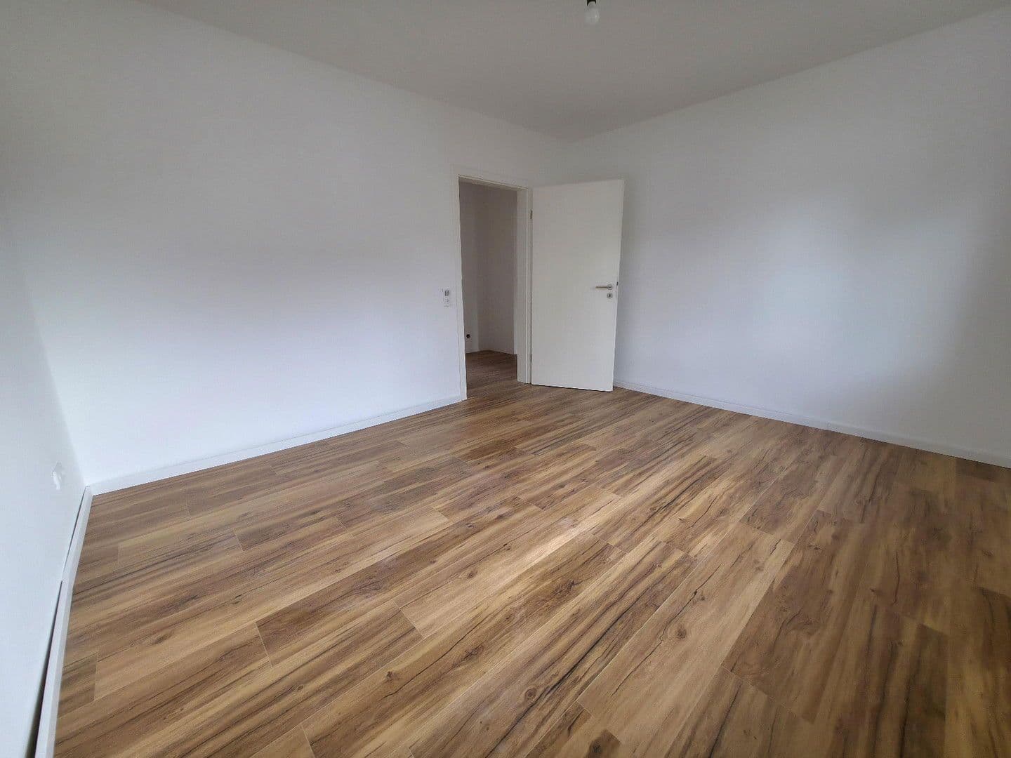 Pronájem bytu 1+1 60 m², Wesseling, Severní Porýní-Vestfálsko Pronájem bytu 1+1 60 m², Wesseling, Severní Porýní-Vestfálsko