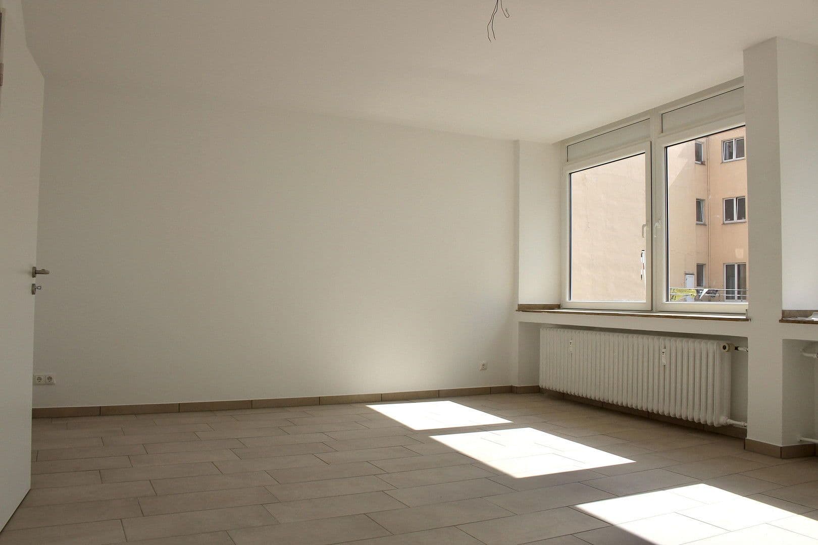 Pronájem bytu 5+1 159 m², Am Buchenbaum 21, Duisburg, Severní Porýní-Vestfálsko Pronájem bytu 5+1 159 m², Am Buchenbaum 21, Duisburg, Severní Porýní-Vestfálsko