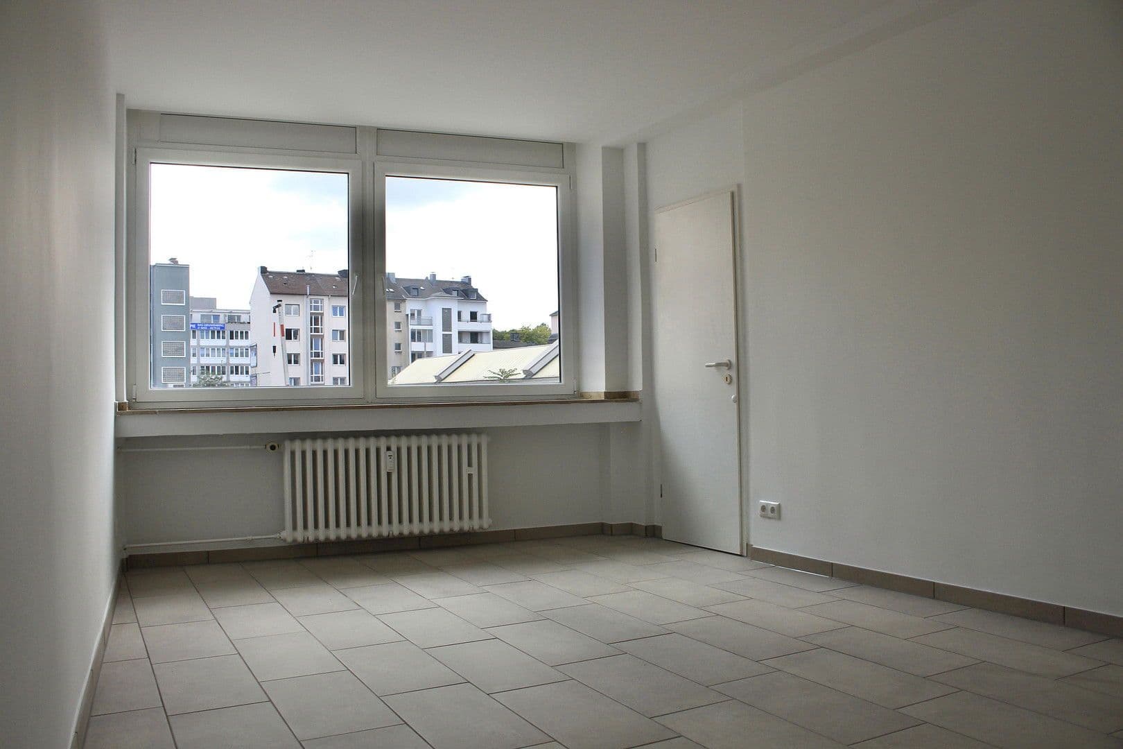 Pronájem bytu 5+1 159 m², Am Buchenbaum 21, Duisburg, Severní Porýní-Vestfálsko Pronájem bytu 5+1 159 m², Am Buchenbaum 21, Duisburg, Severní Porýní-Vestfálsko