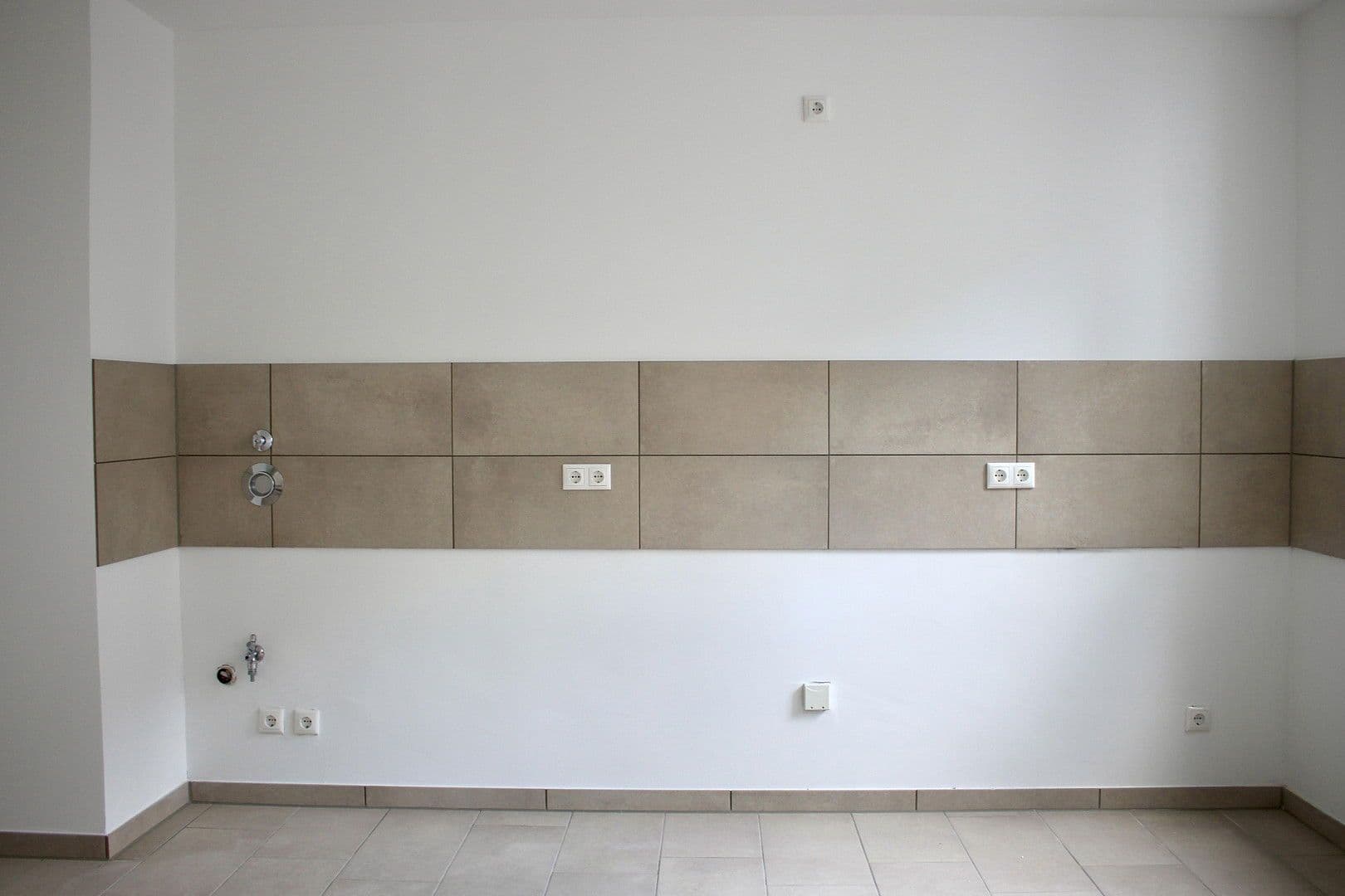 Pronájem bytu 5+1 159 m², Am Buchenbaum 21, Duisburg, Severní Porýní-Vestfálsko Pronájem bytu 5+1 159 m², Am Buchenbaum 21, Duisburg, Severní Porýní-Vestfálsko