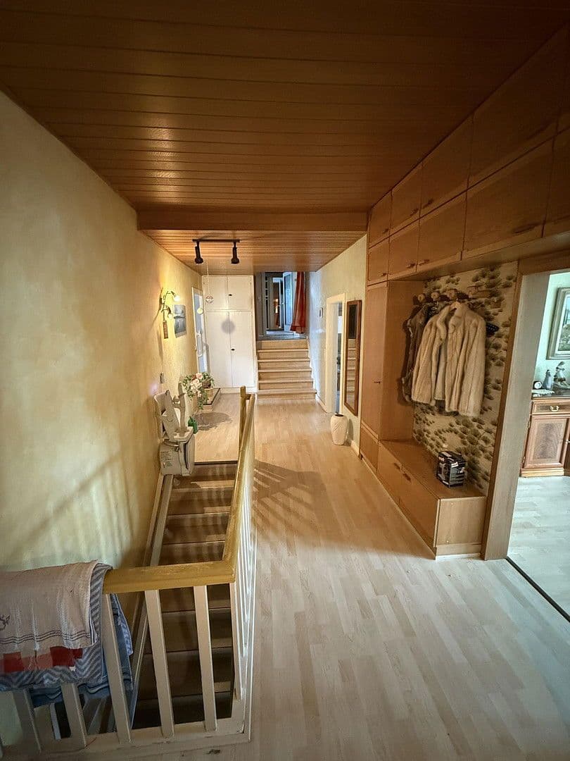 Prodej domu 405 m², pozemek 1.700 m², Klosterstraße 19, Offenbach-Hundheim, Porýní-Falc Prodej domu 405 m², pozemek 1.700 m², Klosterstraße 19, Offenbach-Hundheim, Porýní-Falc