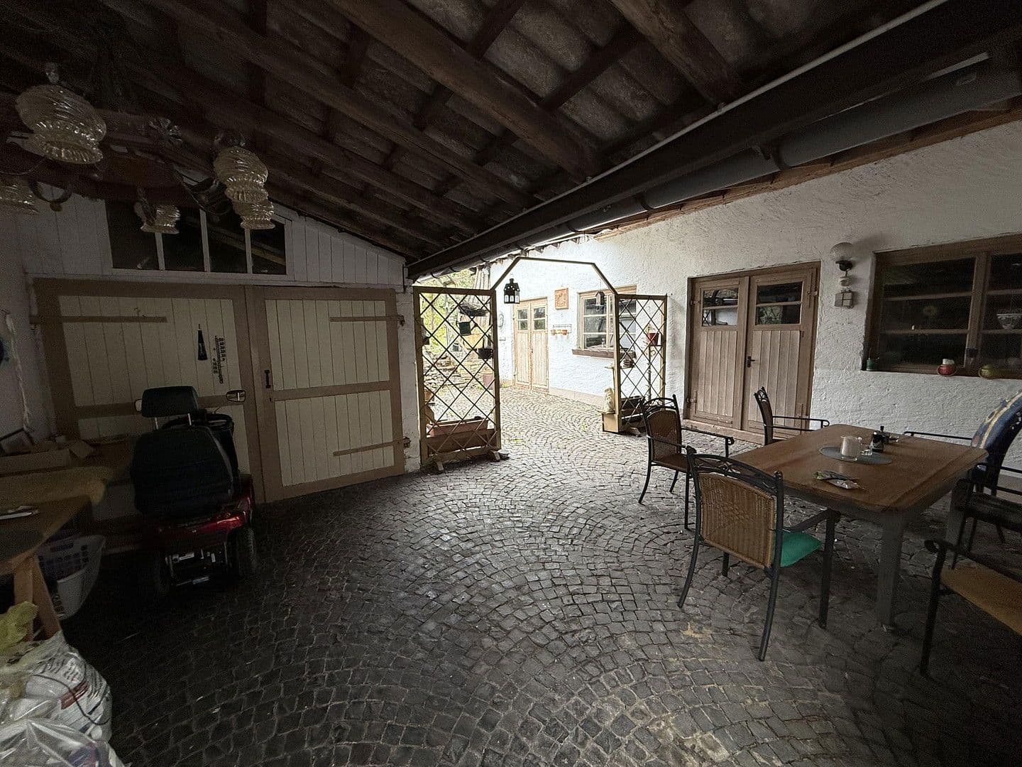 Prodej domu 405 m², pozemek 1.700 m², Klosterstraße 19, Offenbach-Hundheim, Porýní-Falc Prodej domu 405 m², pozemek 1.700 m², Klosterstraße 19, Offenbach-Hundheim, Porýní-Falc
