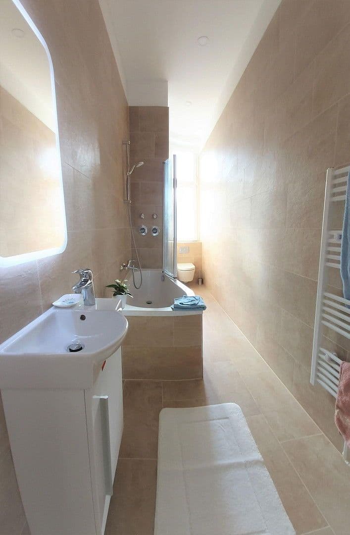 Prodej bytu 1+1 50 m², Bernstorffstrasse 8, Berlin, Berlín Prodej bytu 1+1 50 m², Bernstorffstrasse 8, Berlin, Berlín