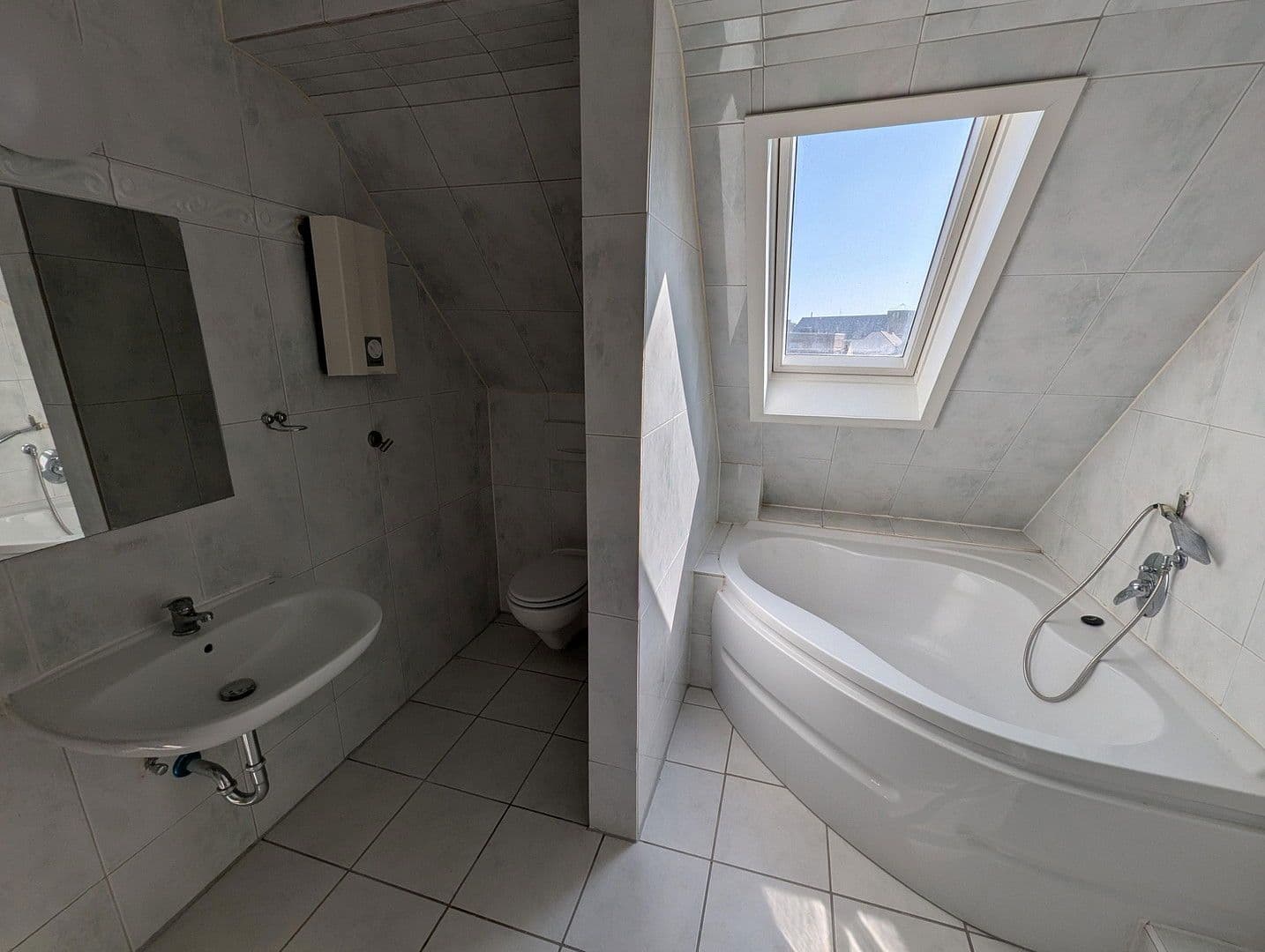 Prodej bytu 4+1 84 m², Schloßstraße 3, Troisdorf, Severní Porýní-Vestfálsko Prodej bytu 4+1 84 m², Schloßstraße 3, Troisdorf, Severní Porýní-Vestfálsko