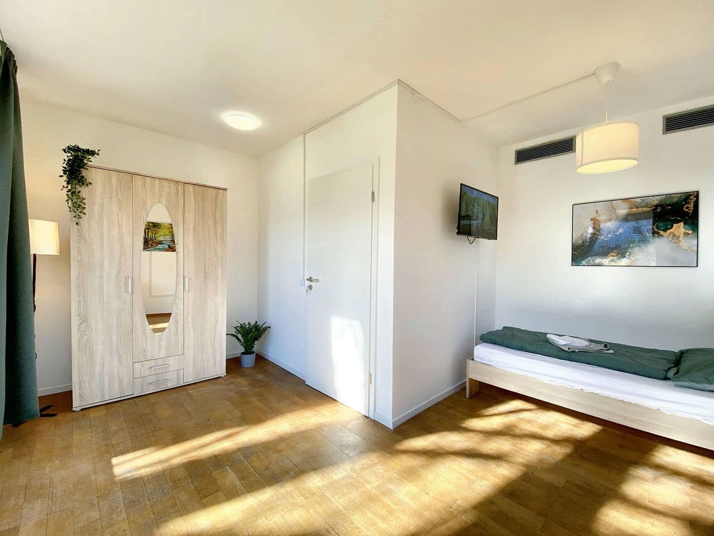 Pronájem bytu 1+1 15 m², Görzer Str. 138a, München, Bavorsko Pronájem bytu 1+1 15 m², Görzer Str. 138a, München, Bavorsko