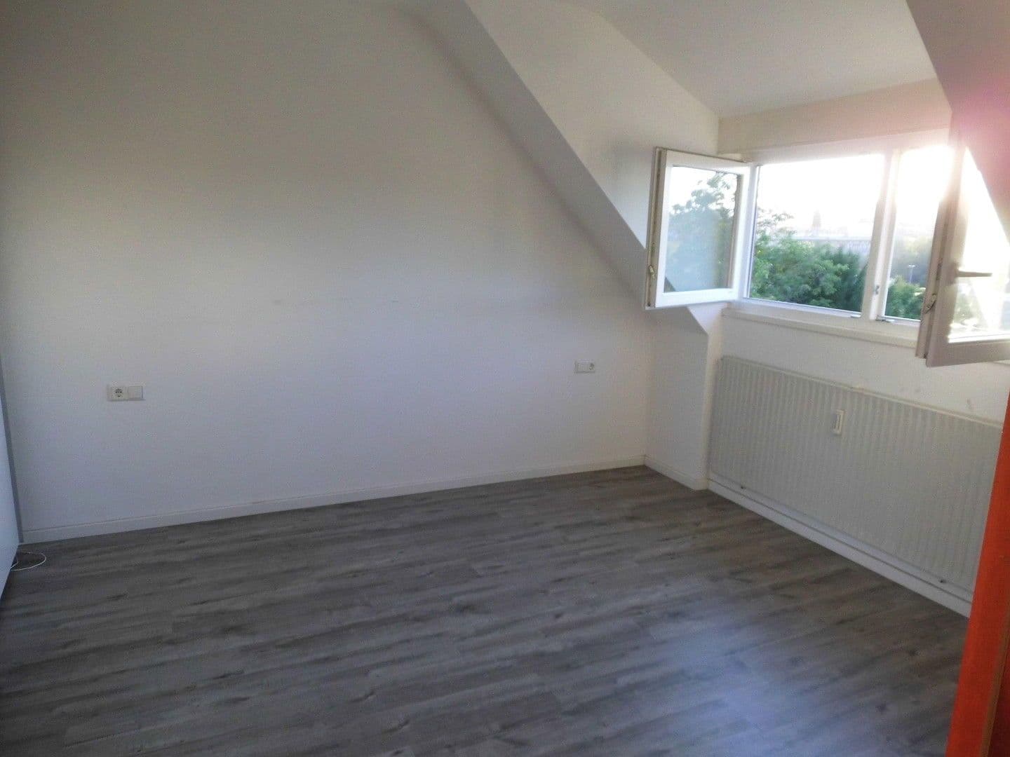 Pronájem bytu 2+1 50 m², Marienburger Str. 6, Stuttgart, Bádensko-Württembersko Pronájem bytu 2+1 50 m², Marienburger Str. 6, Stuttgart, Bádensko-Württembersko