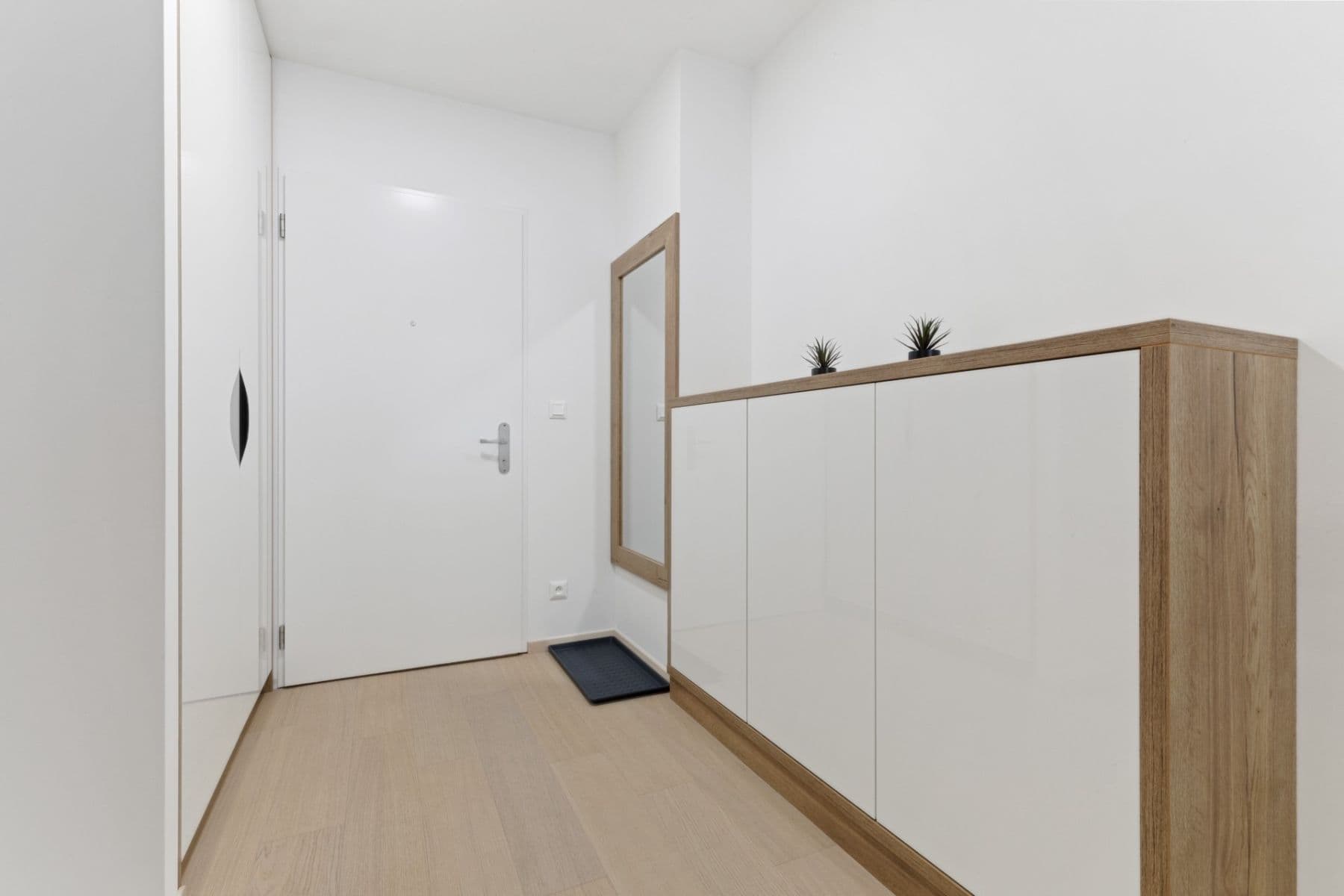 Pronájem bytu 2+1 55 m², Trnavská cesta, Ružinov, Bratislavský kraj Pronájem bytu 2+1 55 m², Trnavská cesta, Ružinov, Bratislavský kraj
