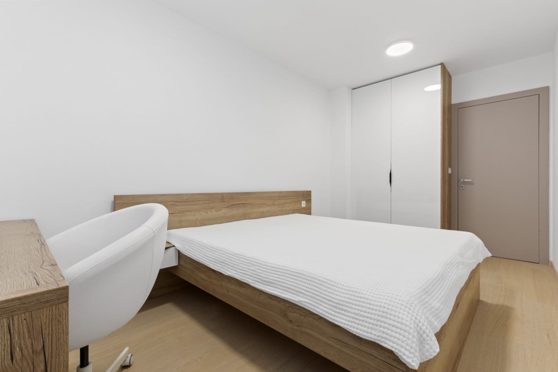 Pronájem bytu 2+1 55 m², Trnavská cesta, Ružinov, Bratislavský kraj Pronájem bytu 2+1 55 m², Trnavská cesta, Ružinov, Bratislavský kraj