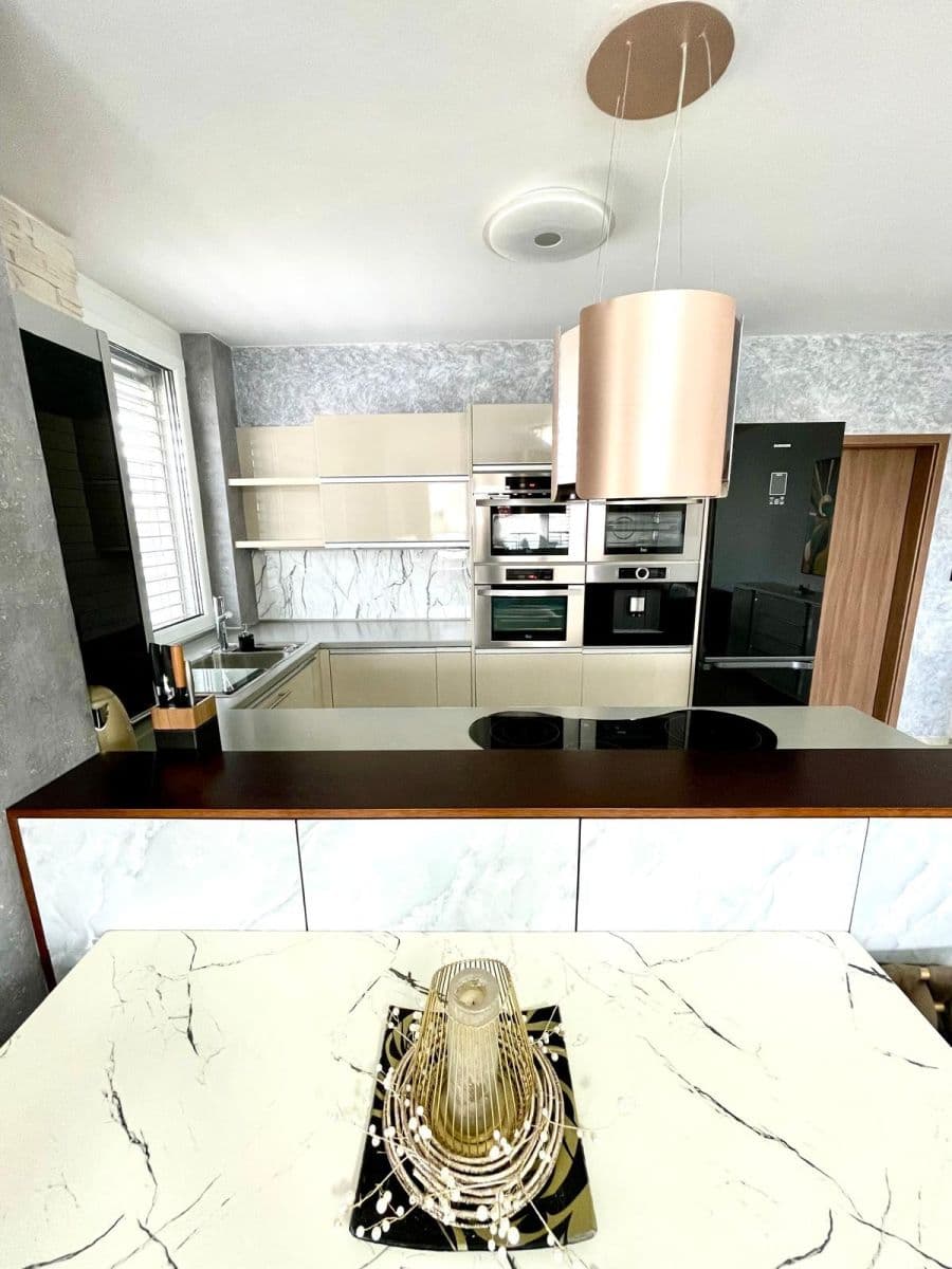 Prodej bytu 4+1 182 m², Galvaniho, Ružinov, Bratislavský kraj Prodej bytu 4+1 182 m², Galvaniho, Ružinov, Bratislavský kraj