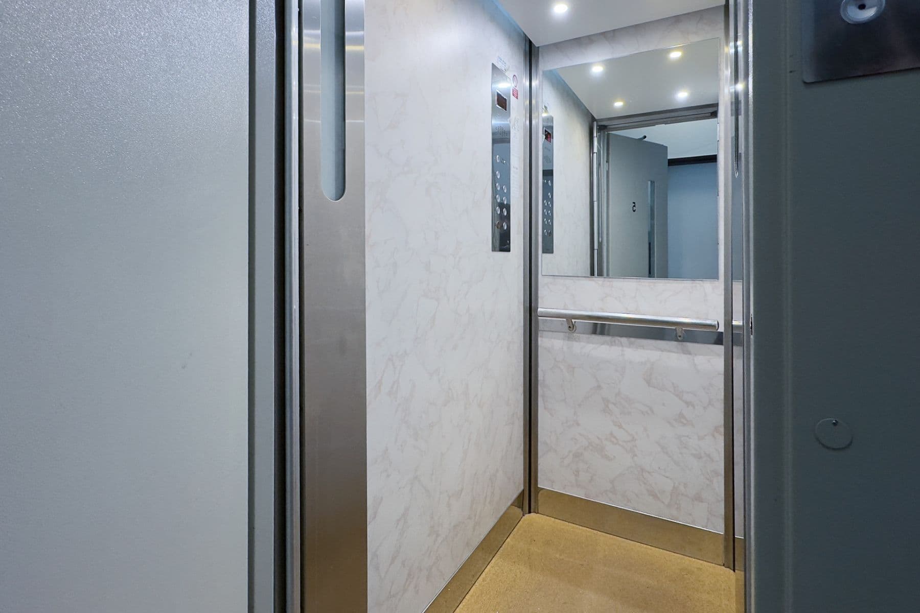 Pronájem bytu 2+1 55 m², Malovická, Praha, Praha Pronájem bytu 2+1 55 m², Malovická, Praha, Praha