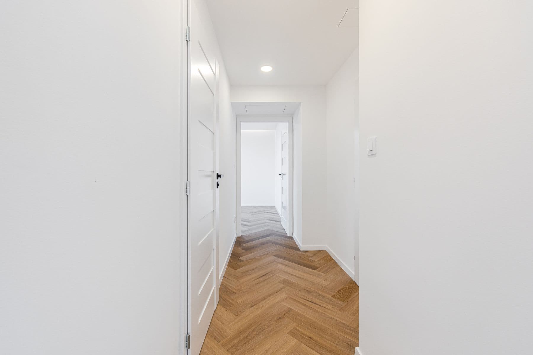 Pronájem bytu 2+1 55 m², Malovická, Praha, Praha Pronájem bytu 2+1 55 m², Malovická, Praha, Praha