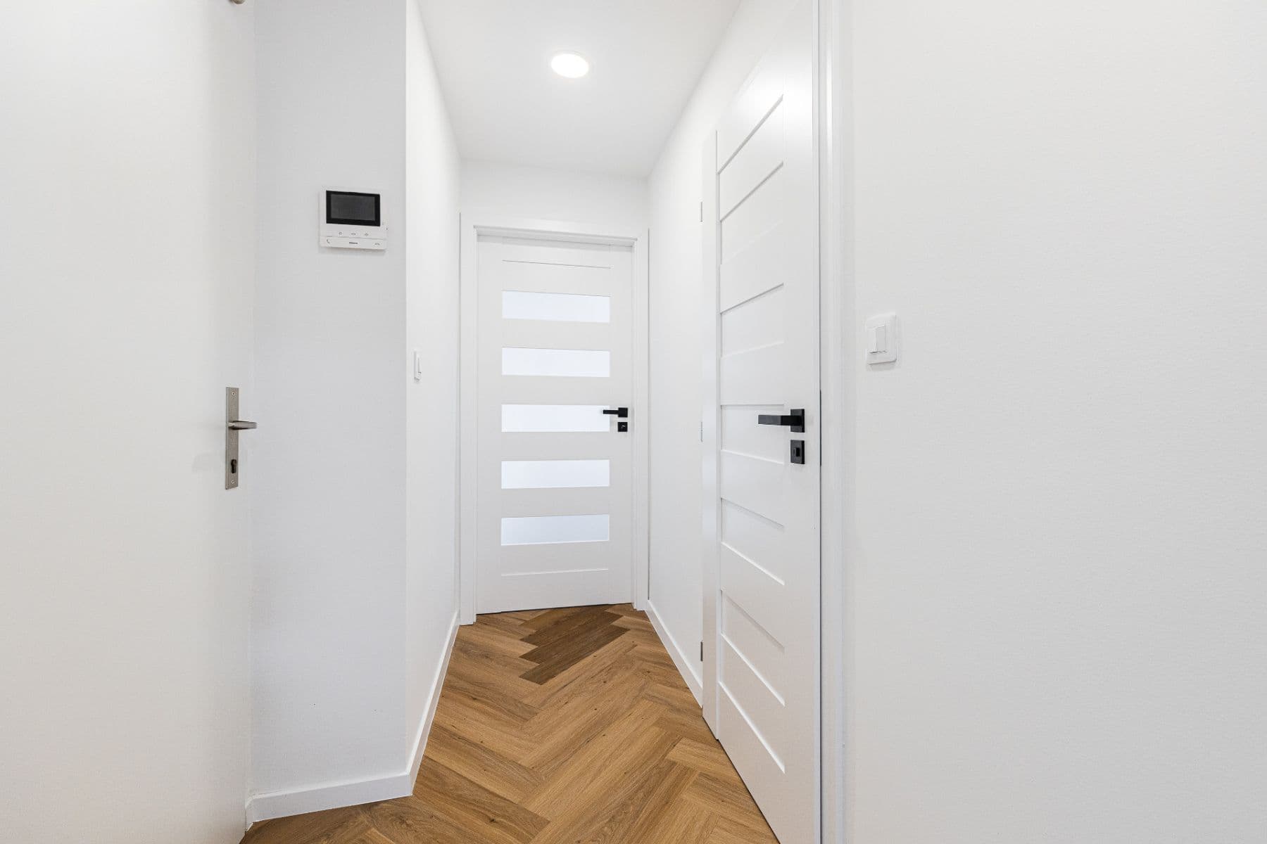 Pronájem bytu 2+1 55 m², Malovická, Praha, Praha Pronájem bytu 2+1 55 m², Malovická, Praha, Praha