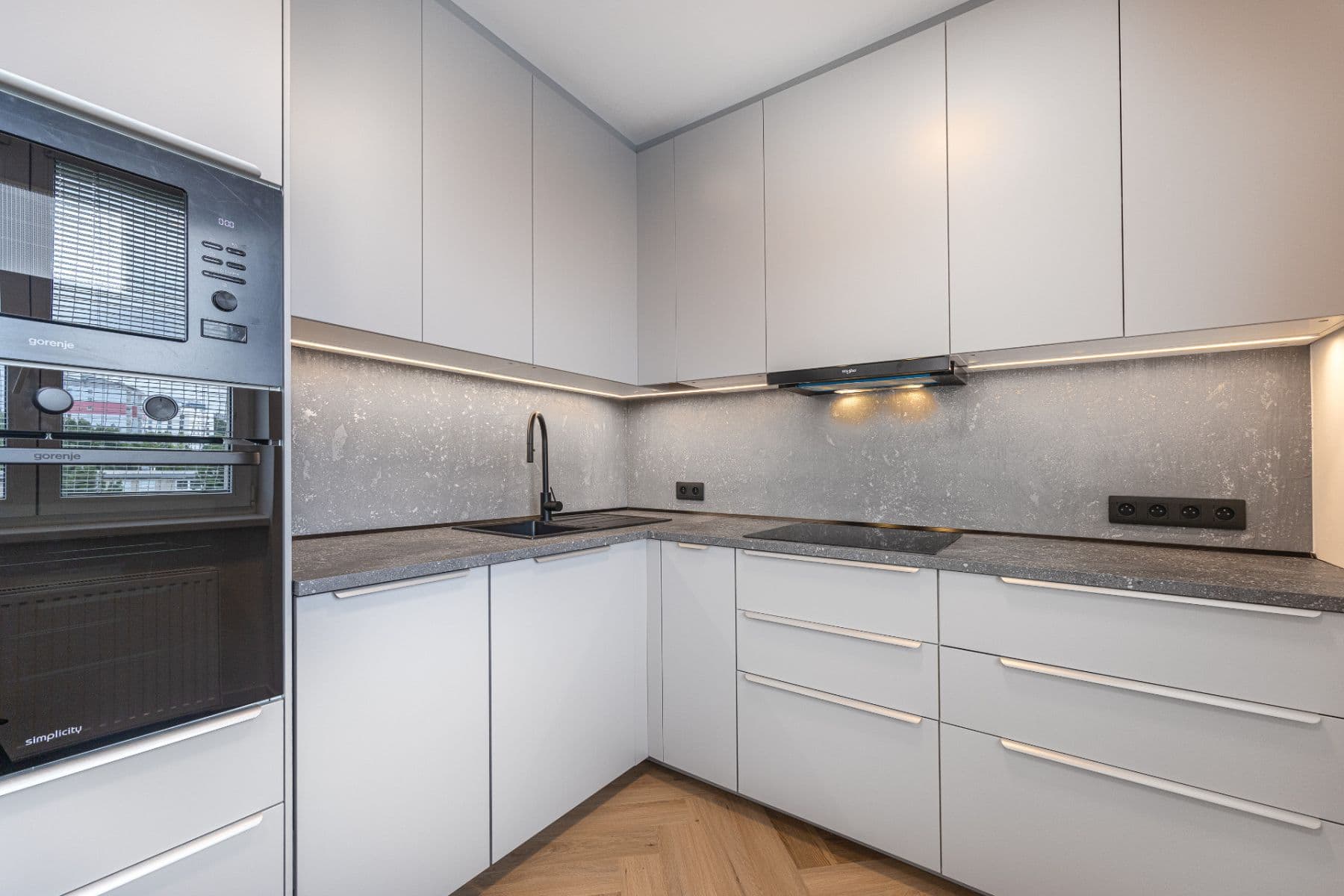 Pronájem bytu 2+1 55 m², Malovická, Praha, Praha Pronájem bytu 2+1 55 m², Malovická, Praha, Praha