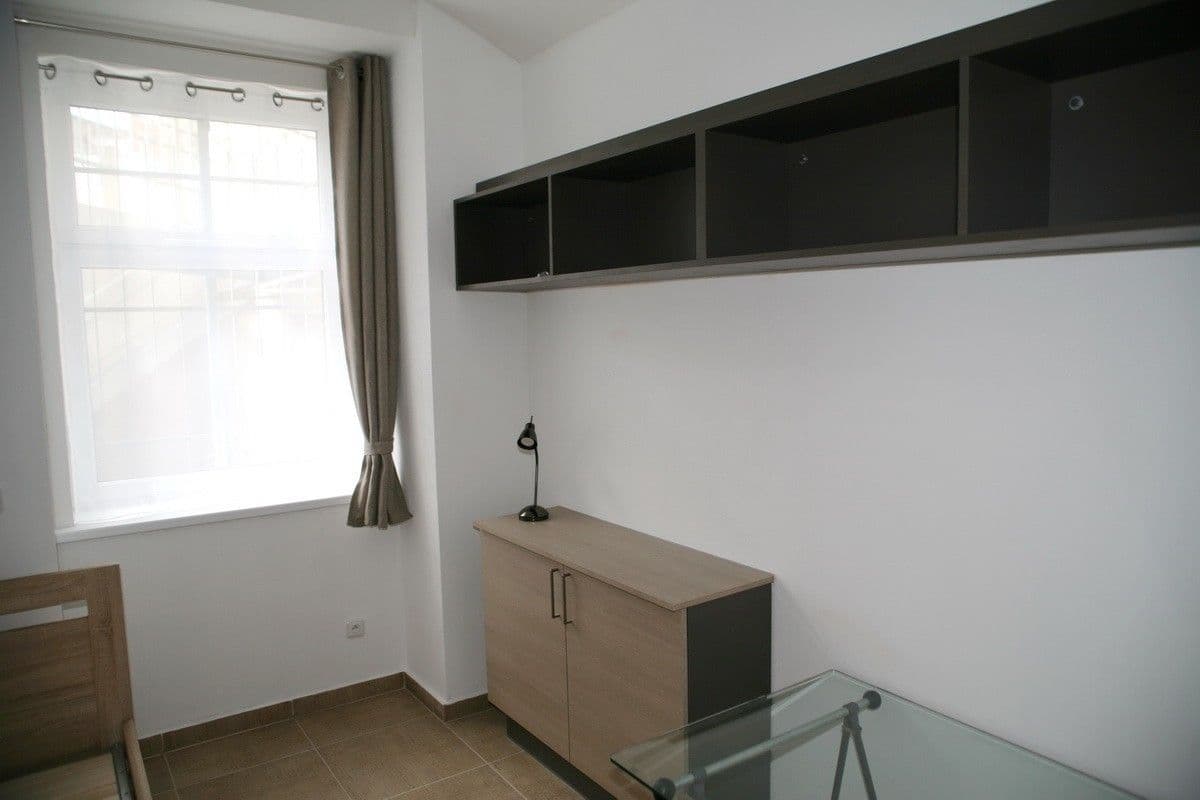 Pronájem bytu 1+kk 20 m², Československé armády, Praha, Praha Pronájem bytu 1+kk 20 m², Československé armády, Praha, Praha