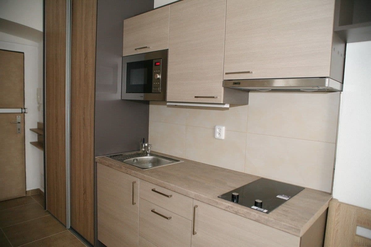 Pronájem bytu 1+kk 20 m², Československé armády, Praha, Praha Pronájem bytu 1+kk 20 m², Československé armády, Praha, Praha